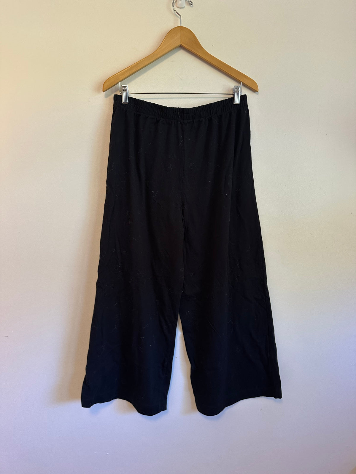 Z Supply Black Wide Leg Cropped Lounge Pants | Size Large