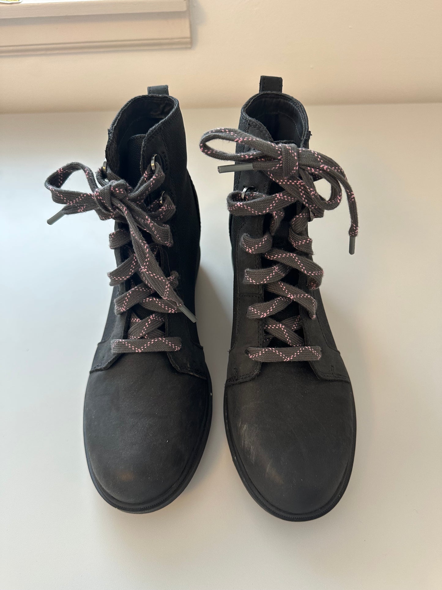 Sorel Evie II Lace Up Hidden Wedge Bootie | Size 10.5