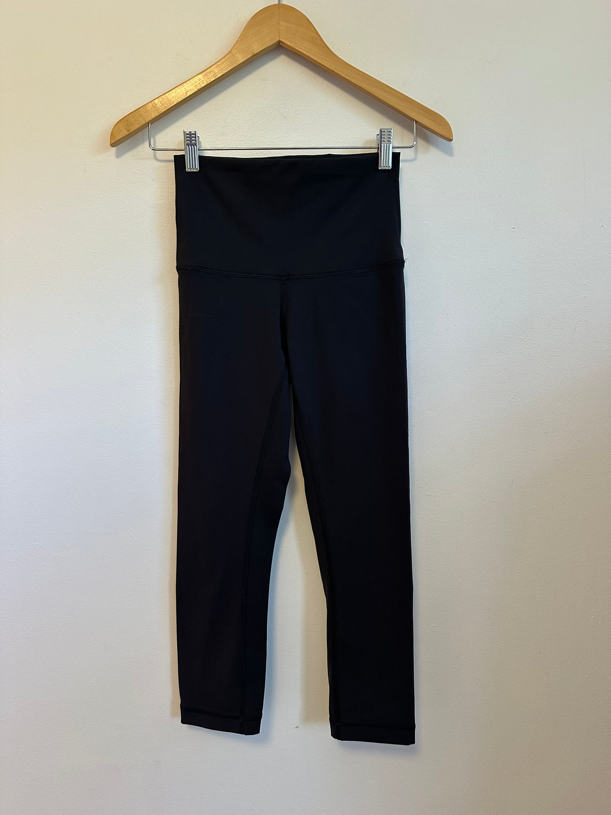 Lululemon Align 21 High Rise Crop in Black | Size 4