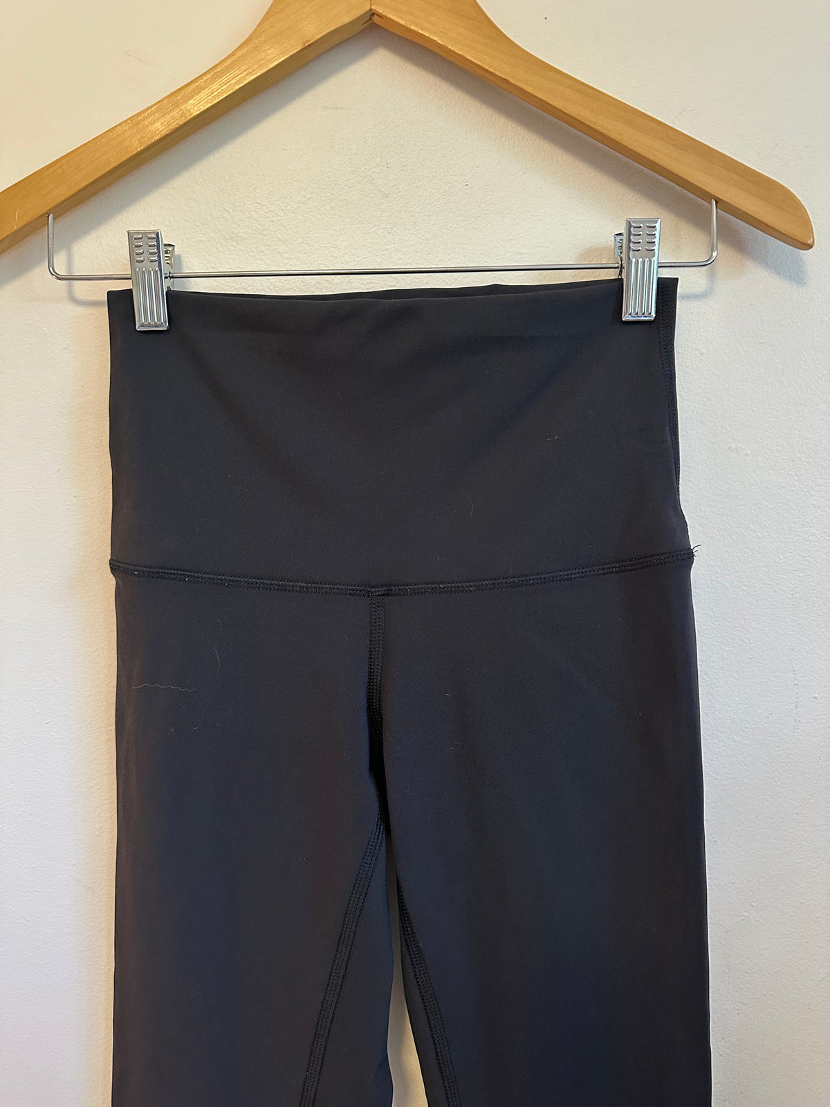 Lululemon Align 21 High Rise Crop in Black | Size 4