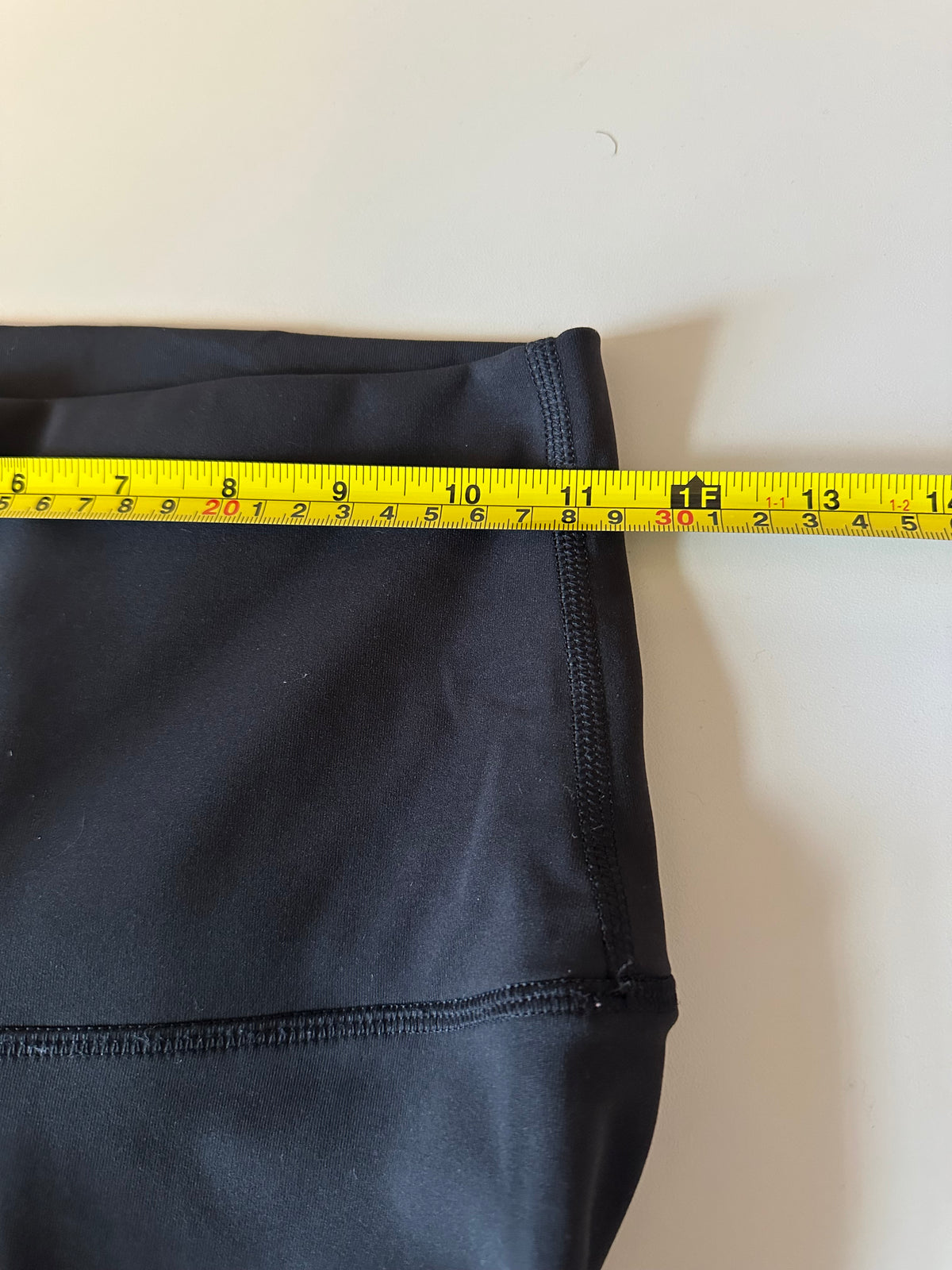 Lululemon Align 21 High Rise Crop in Black | Size 4