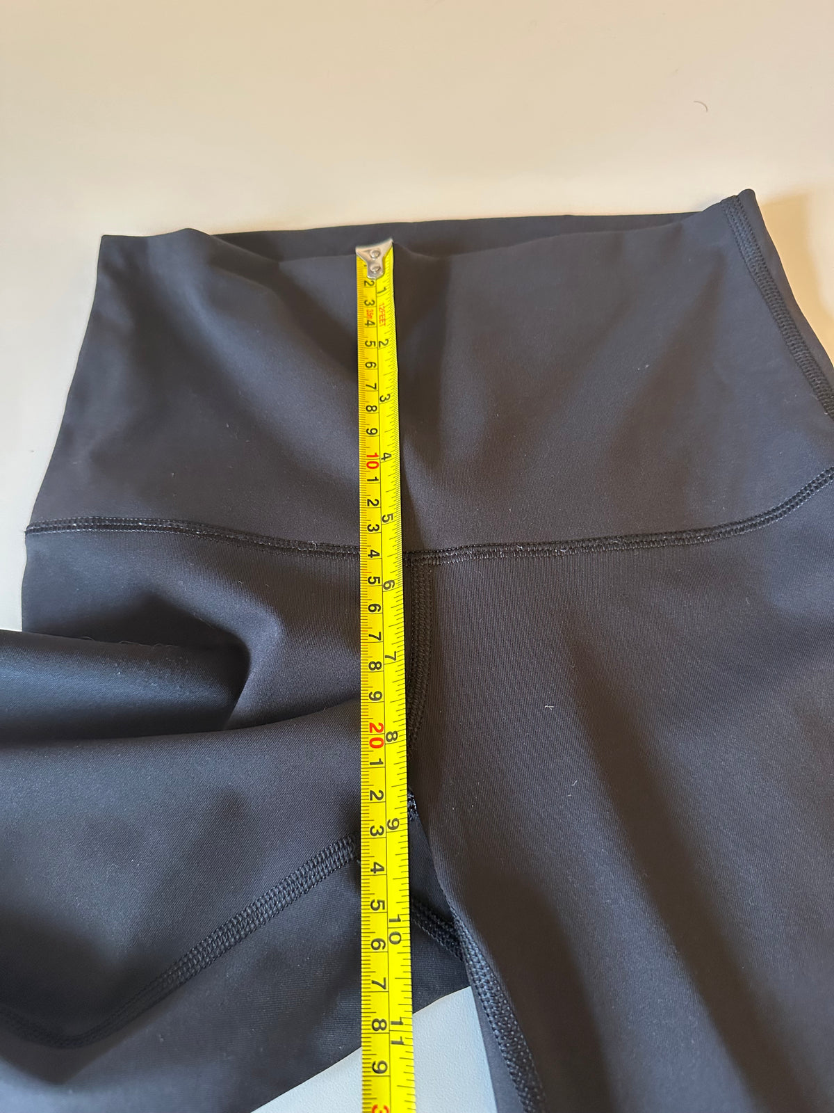 Lululemon Align 21 High Rise Crop in Black | Size 4