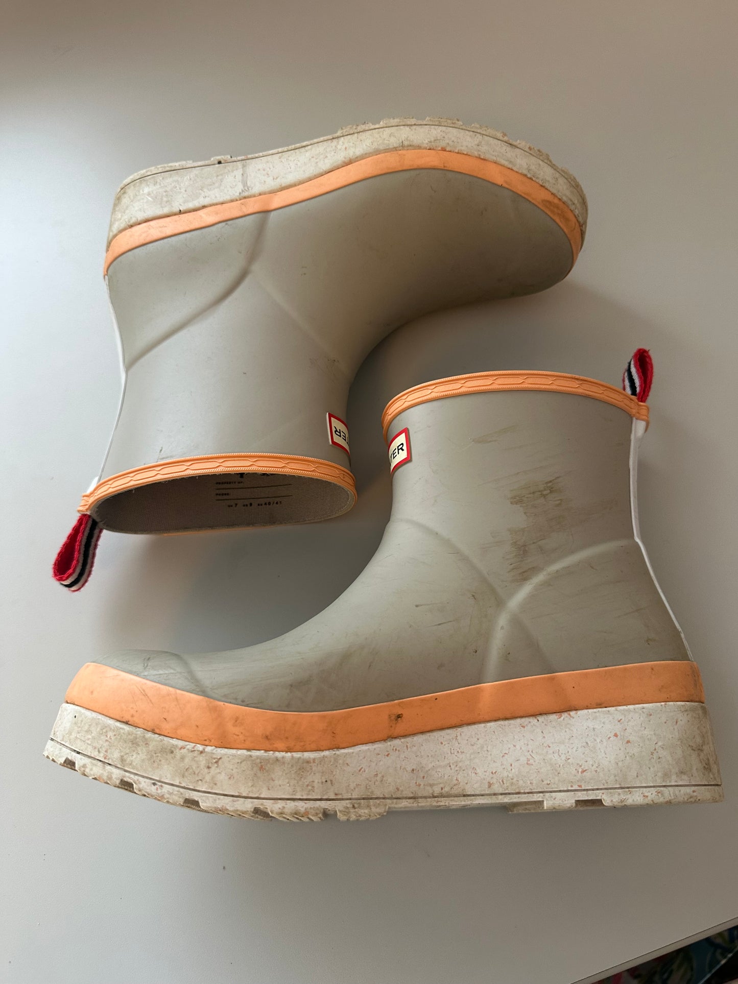 Hunter Women's Original Play Short Rain Boots in Gray and Orange | Size 9