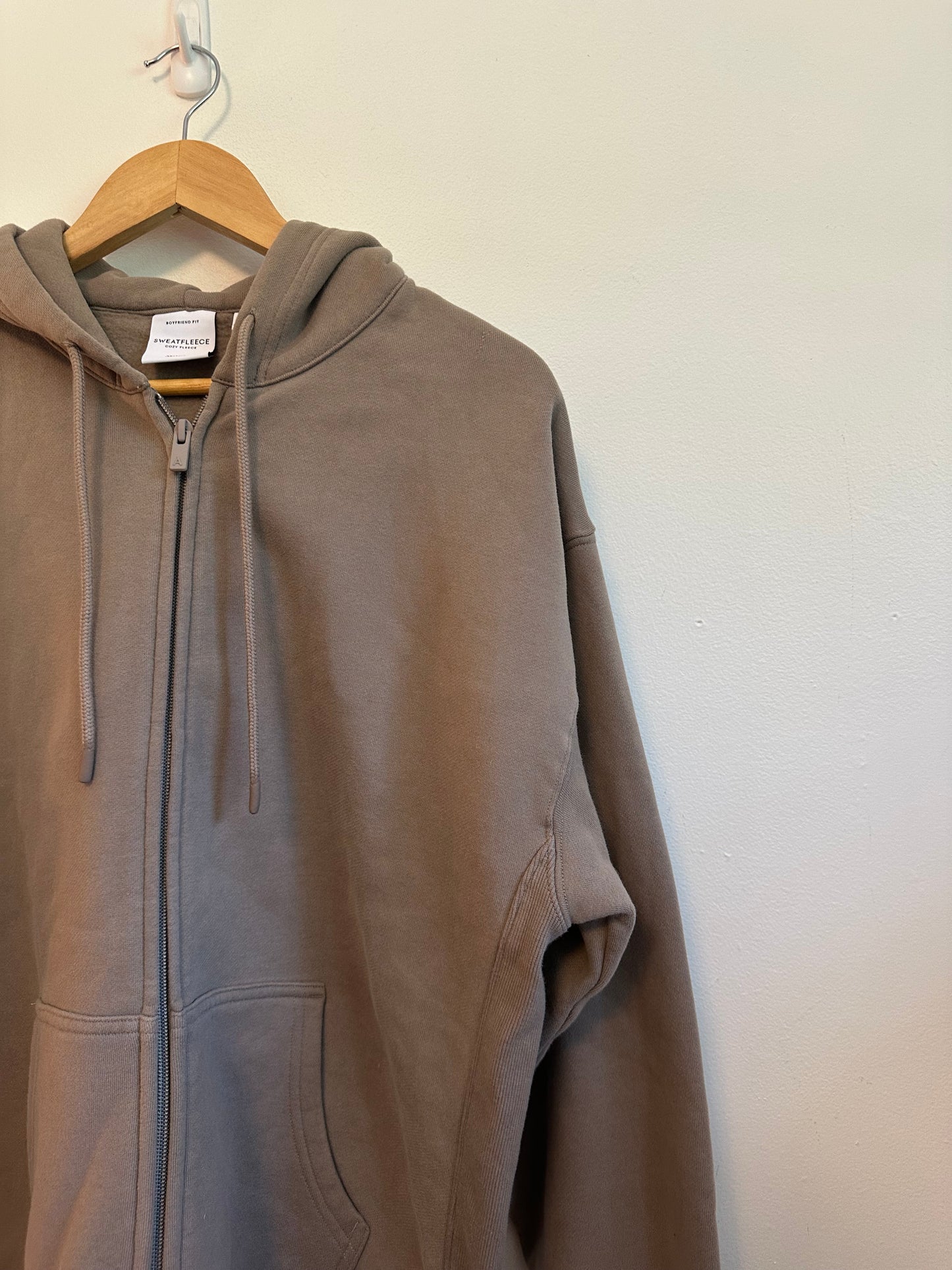 Aritzia Sweatfleece Cozy Fleece Boyfriend Zip Hoodie in Taupe Brown | Size Small