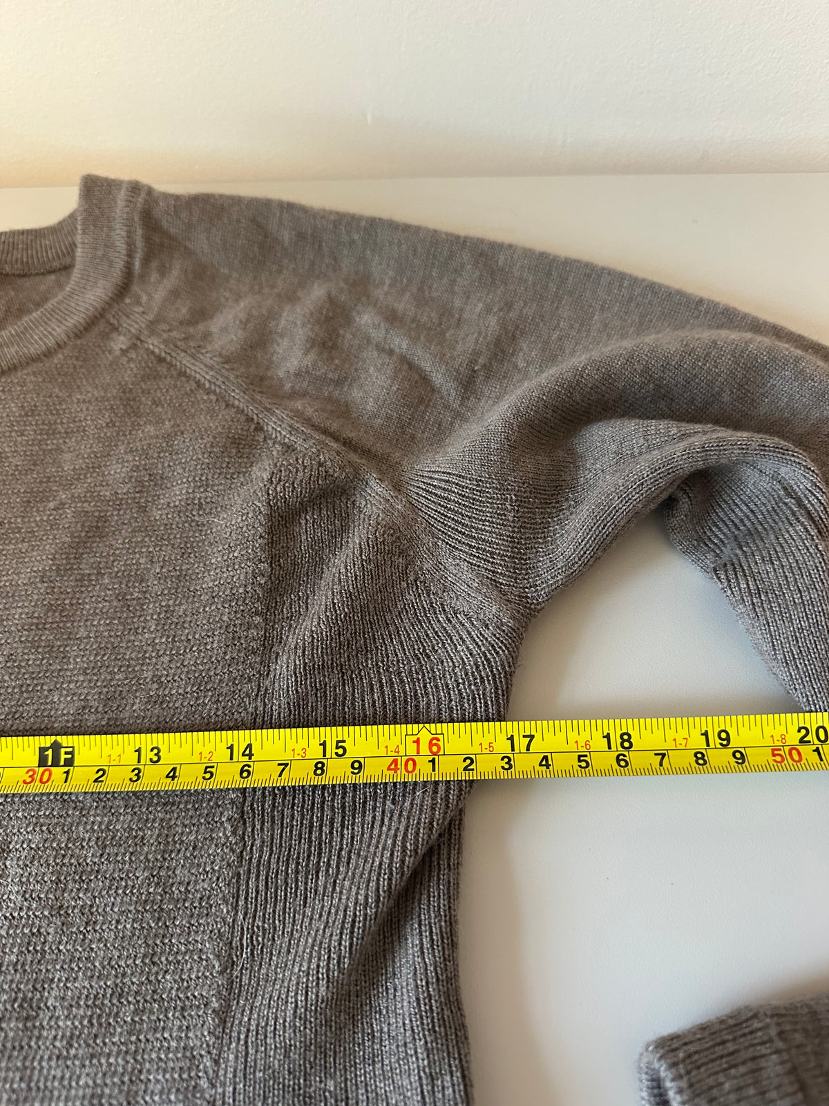 Lululemon Taupe Brown Textured Knit Raglan Sweater with Thumbholes | Size Small