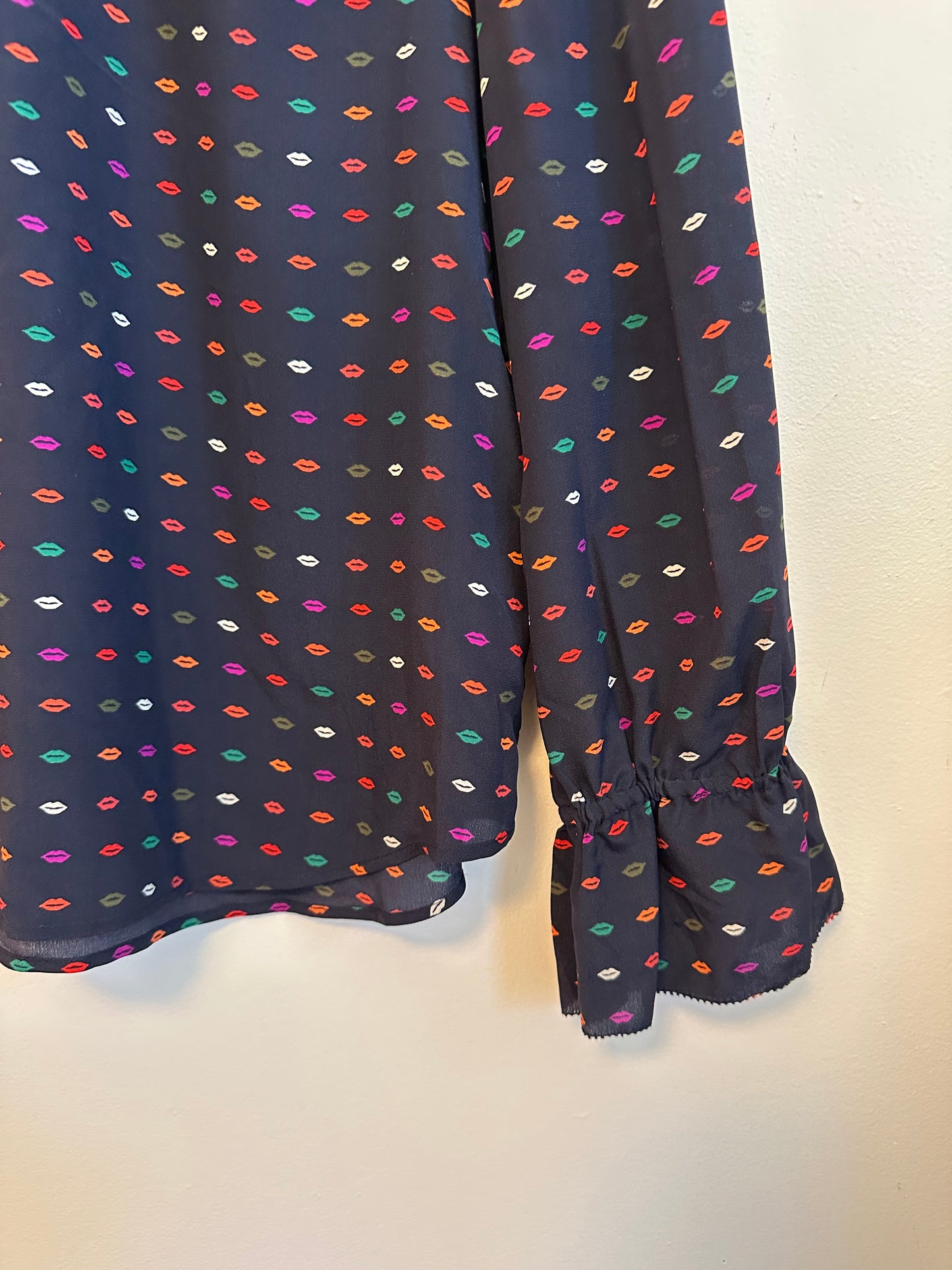 J. Crew Navy Blue Silk Lip Print Ruffle Neck Long Sleeve Blouse | Size 6