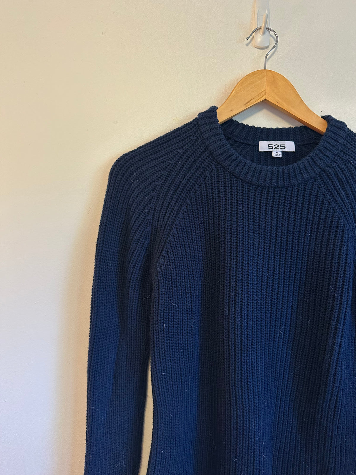 525 Navy Blue Cotton Shaker Knit Raglan Crew Neck Sweater | Size Small