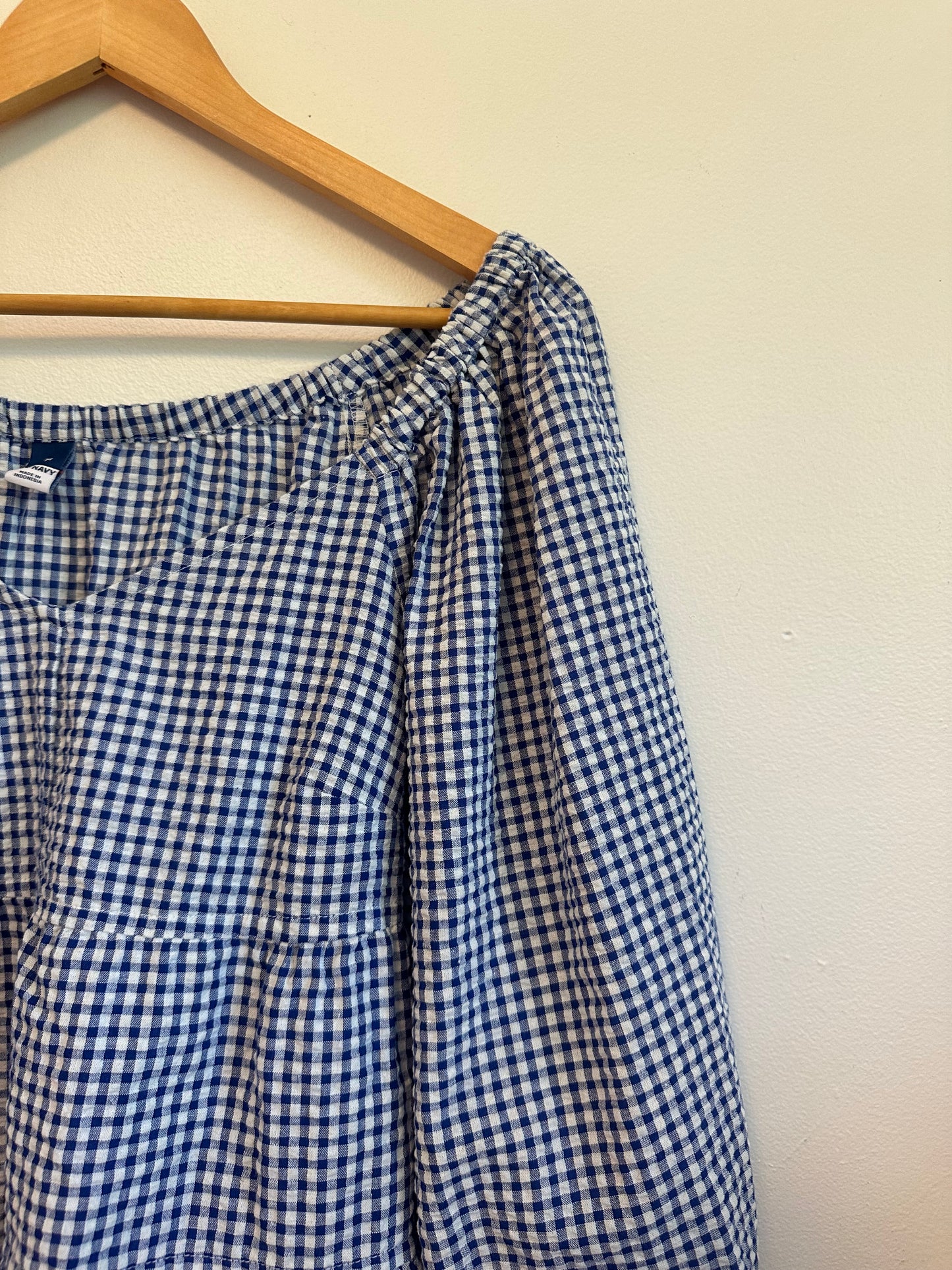NWT Old Navy Gingham Navy Blue and White Puff Sleeve Blouse | Size Medium