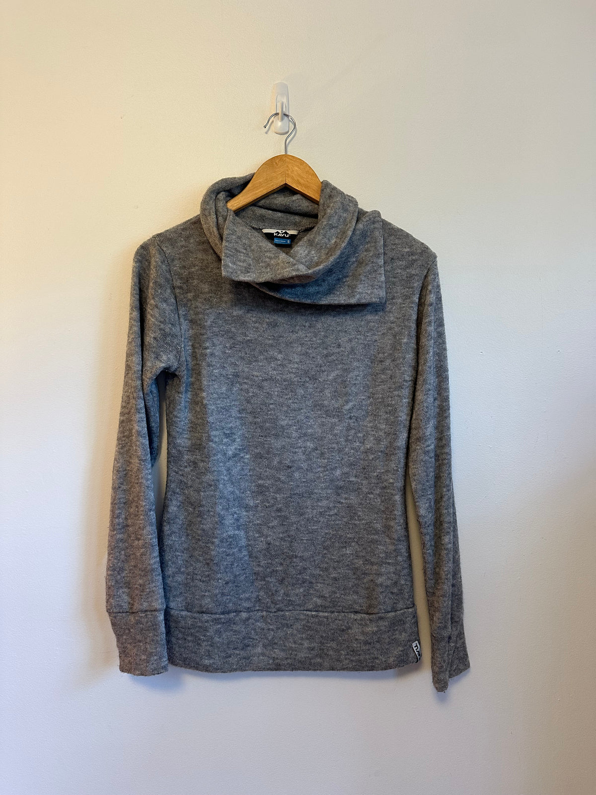 Kavu Gray Asymmetrical Cowl Neck Long Sleeve Knit Sweater | Size Small