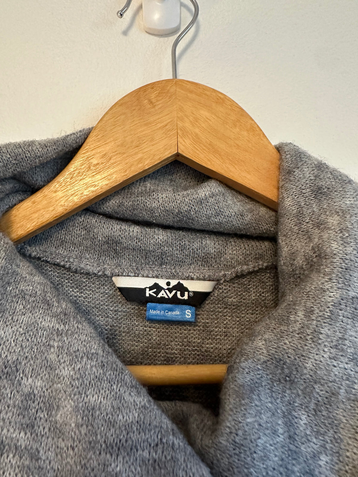 Kavu Gray Asymmetrical Cowl Neck Long Sleeve Knit Sweater | Size Small