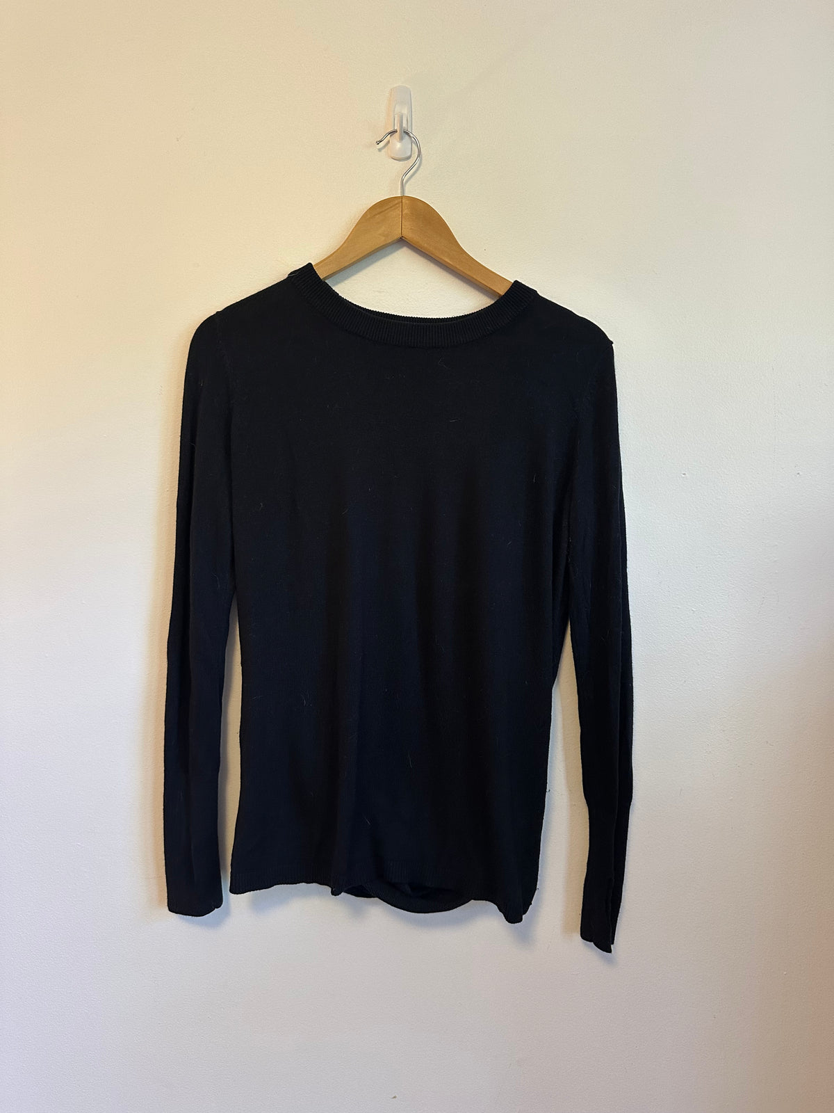 Lululemon Black Twist Back Long Sleeve Knit Crew Neck Sweater