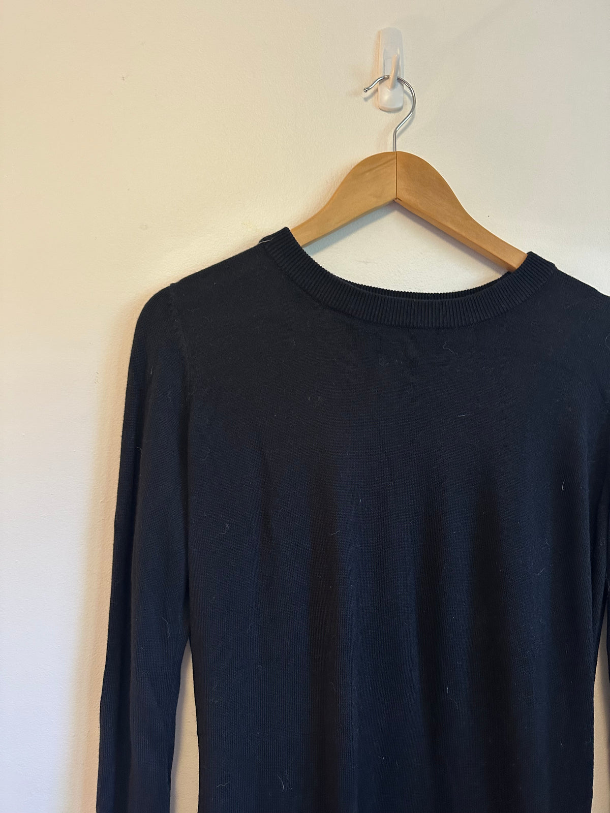 Lululemon Black Twist Back Long Sleeve Knit Crew Neck Sweater