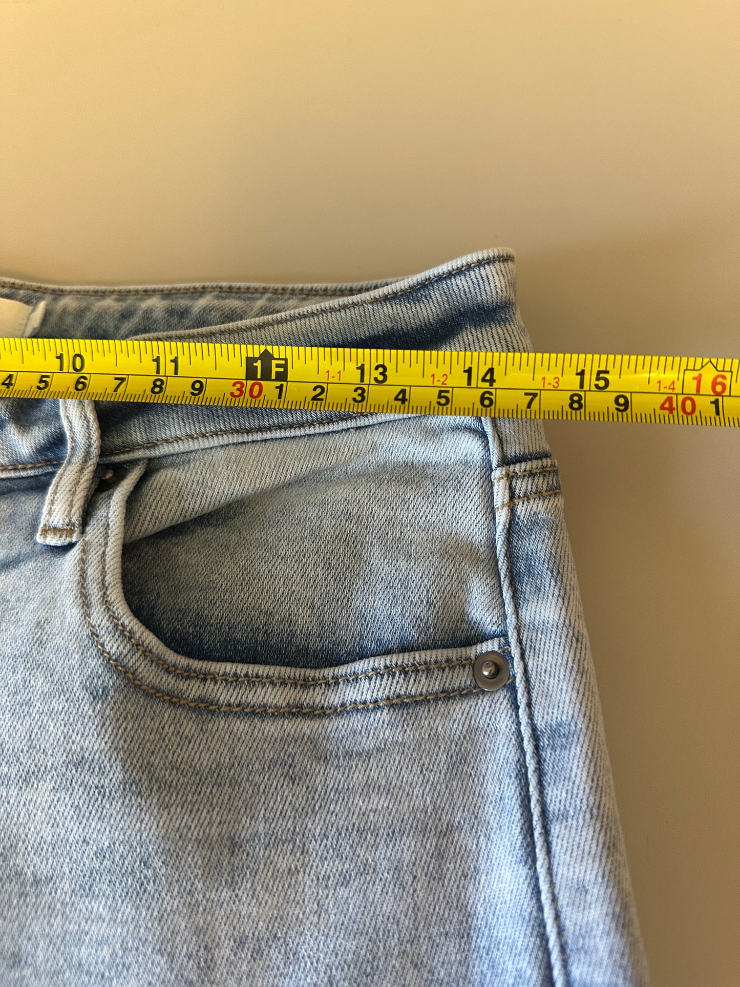 Bohme Colette Wide Leg Light Wash Raw Hem Jeans | Size 28