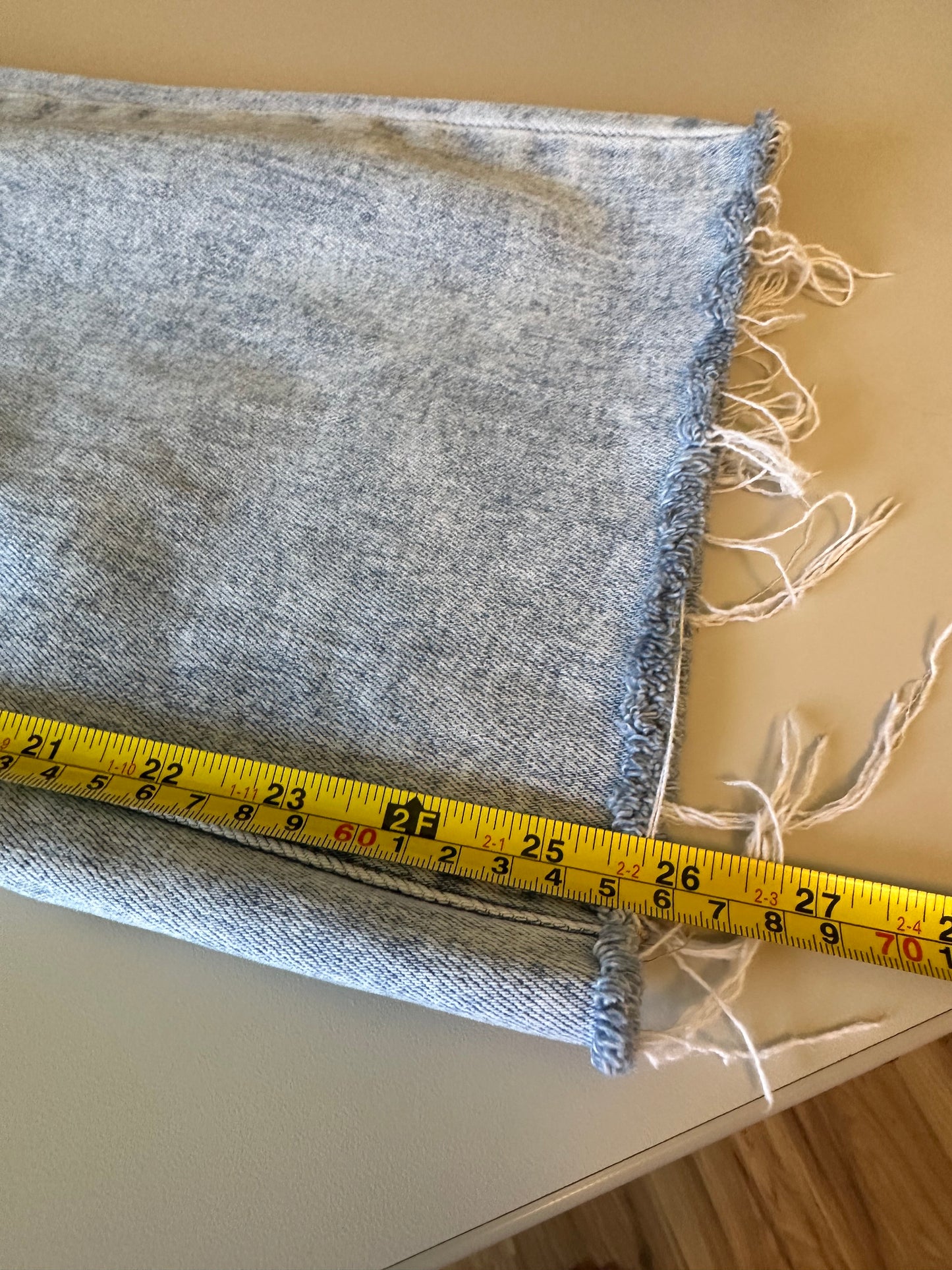 Bohme Colette Wide Leg Light Wash Raw Hem Jeans | Size 28