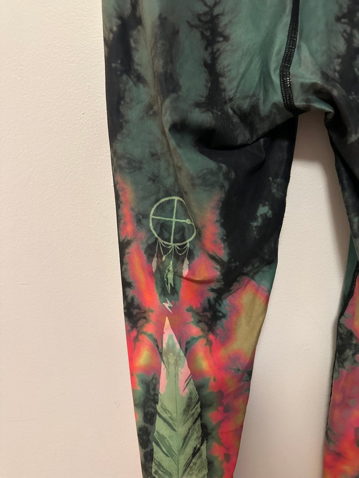 Teeki Feather Print Dreamcatcher Yoga Leggings | Size Small