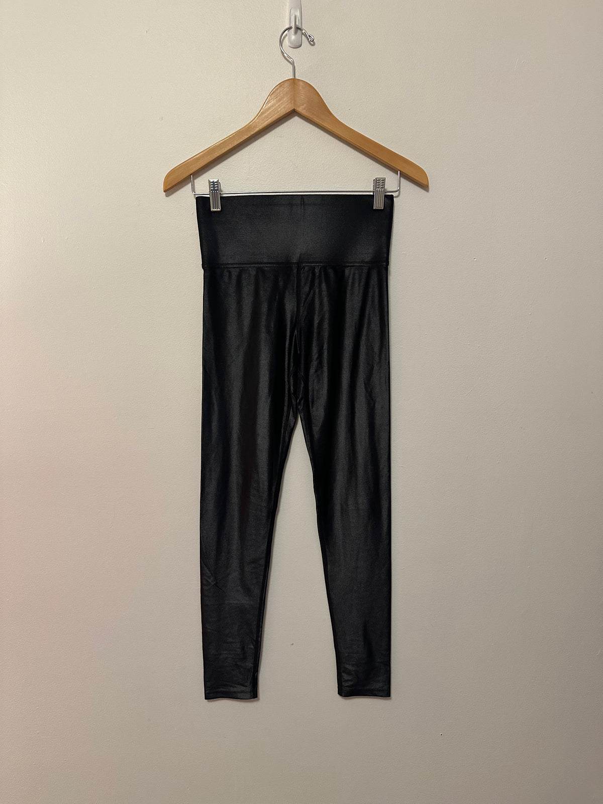 Carbon38 High Rise Takara Leggings in Black Liquid Shine | Size Small