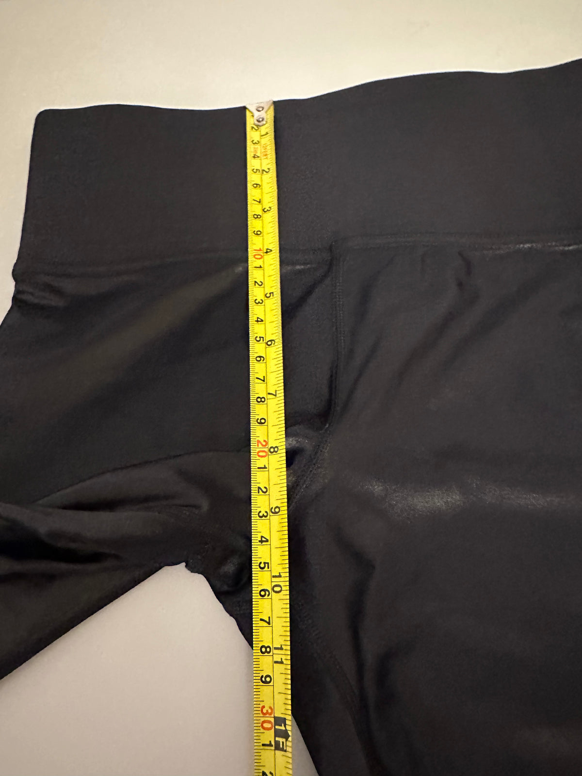 Carbon38 High Rise Takara Leggings in Black Liquid Shine | Size Small