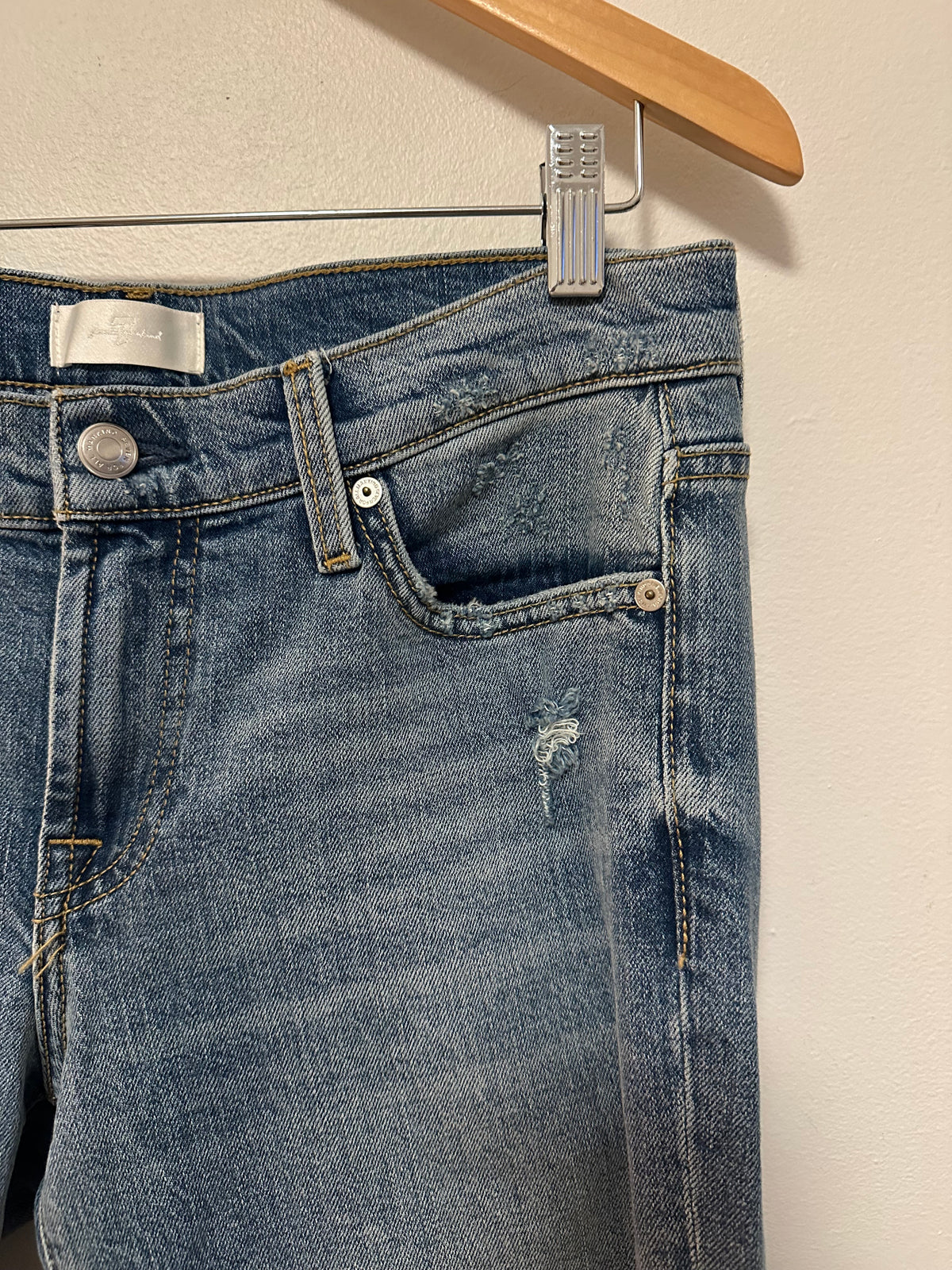 7 For All Mankind The Original Bootcut Jeans in Medium Wash | Size 27