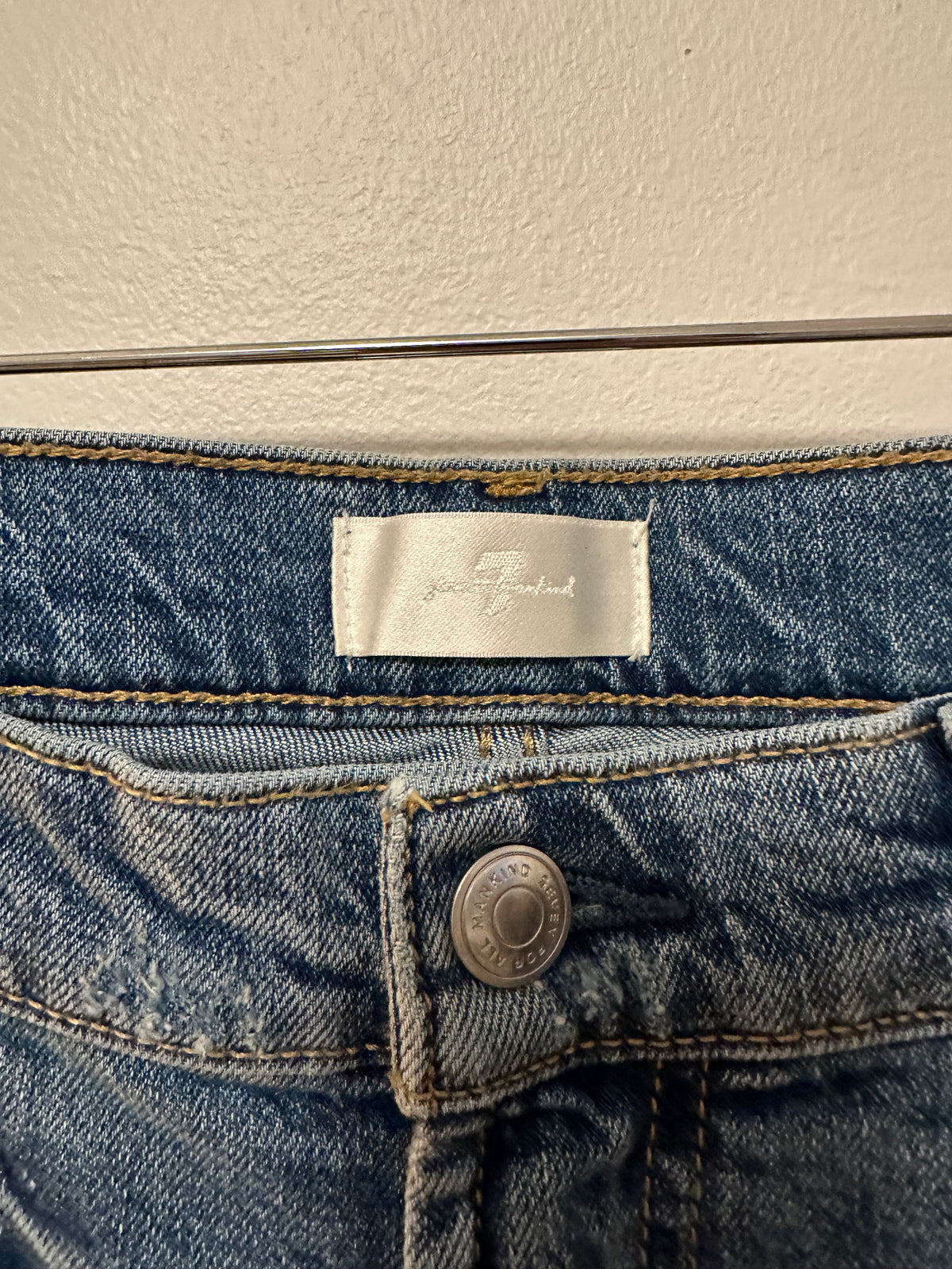 7 For All Mankind The Original Bootcut Jeans in Medium Wash | Size 27
