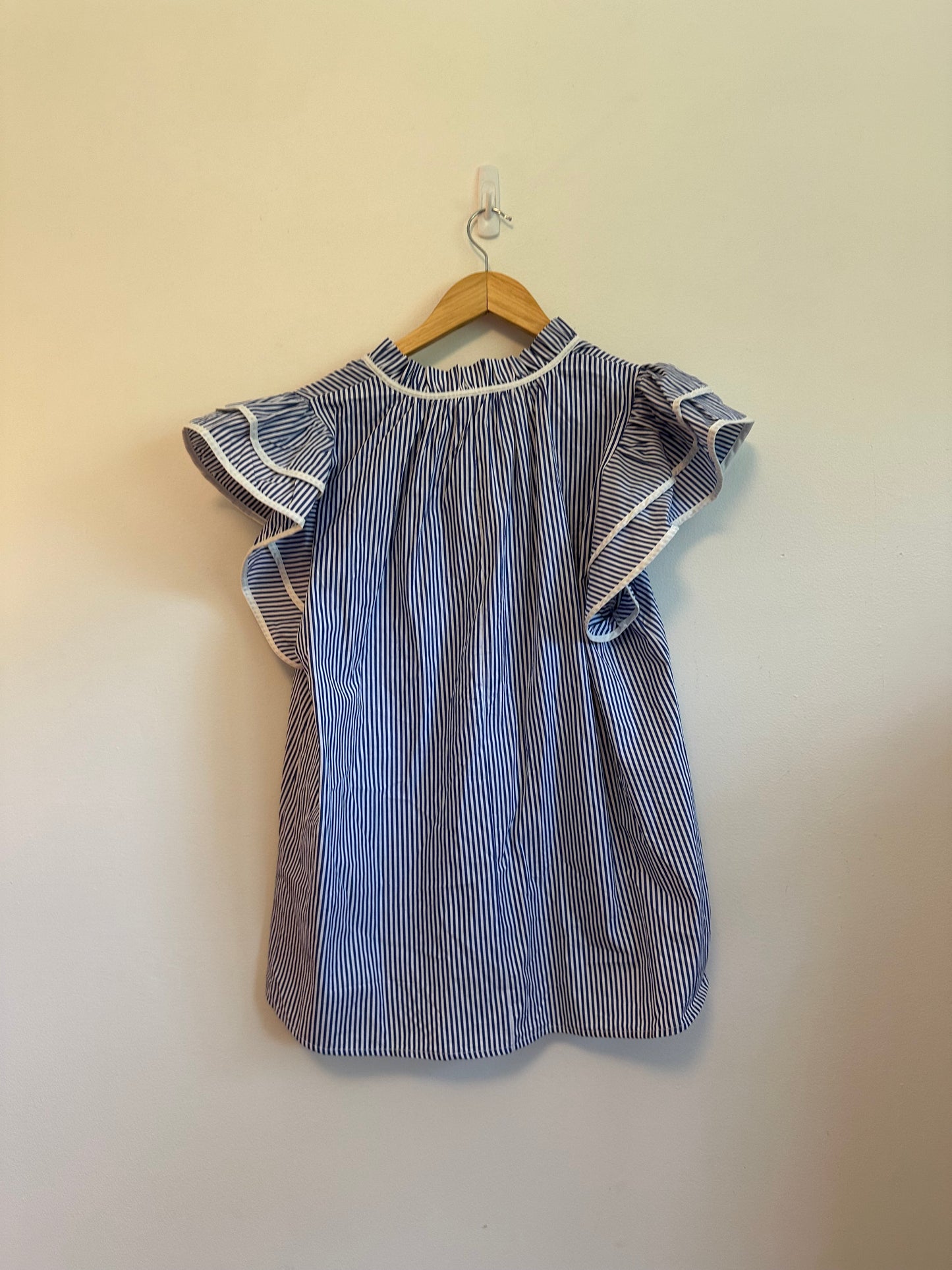 NWT Entro Blue and White Striped Ruffle Sleeve Blouse | Size Medium