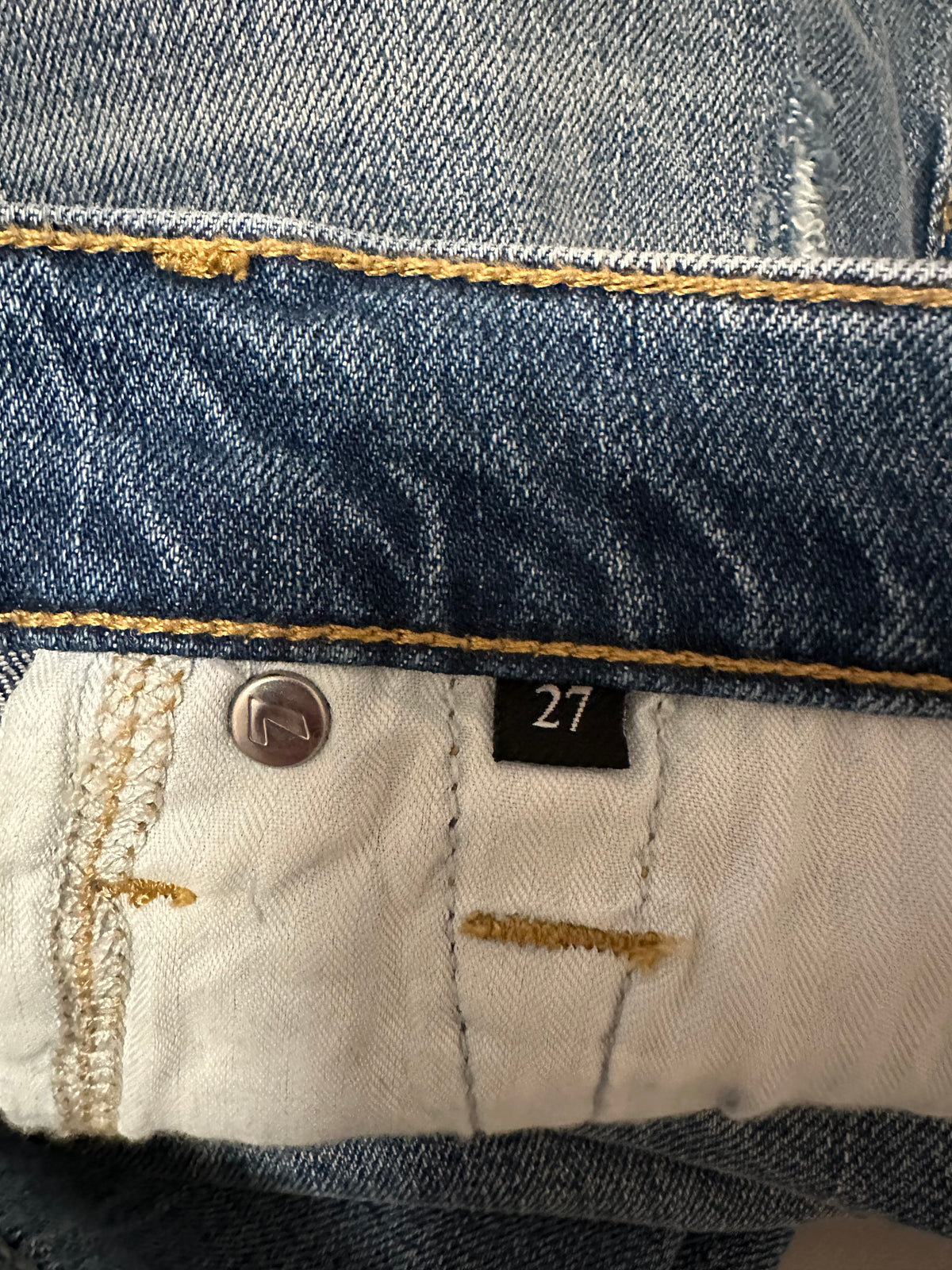 7 For All Mankind The Original Bootcut Jeans in Medium Wash | Size 27