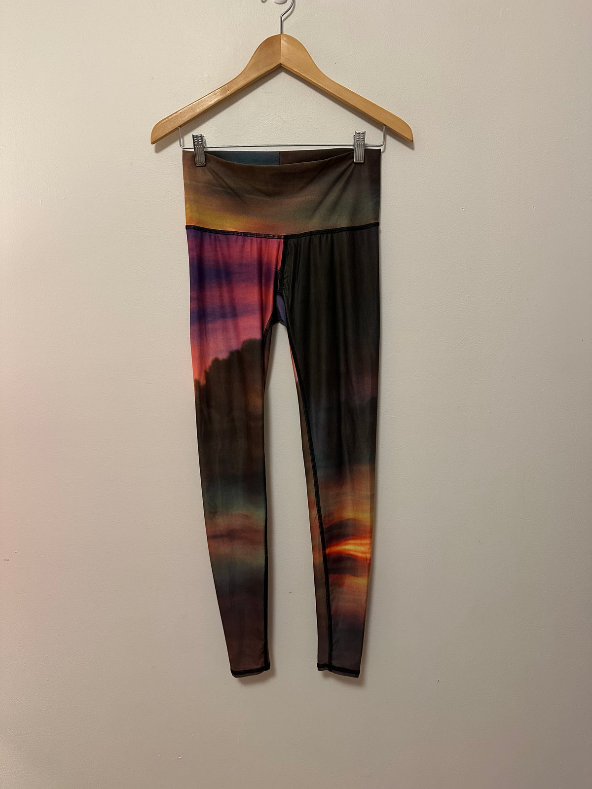 Teeki Sunset Clouds High Waisted Yoga Leggings | Size Small