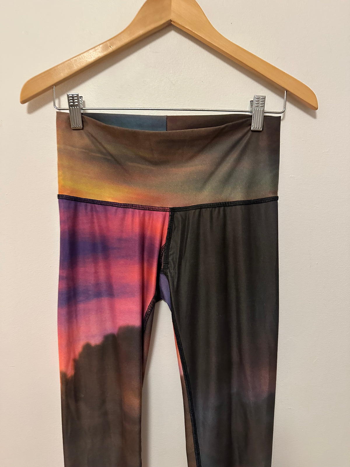 Teeki Sunset Clouds High Waisted Yoga Leggings | Size Small