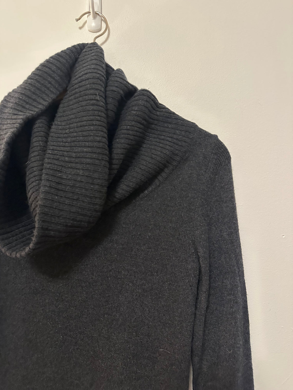 Gap Charcoal Gray Wool Blend Cowl Neck Long Sleeve Sweater | Size Small