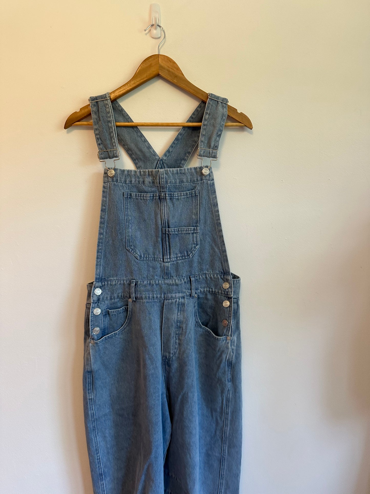 So Me Barrel Leg Light Wash Denim Relaxed Fit Overalls | Size Medium