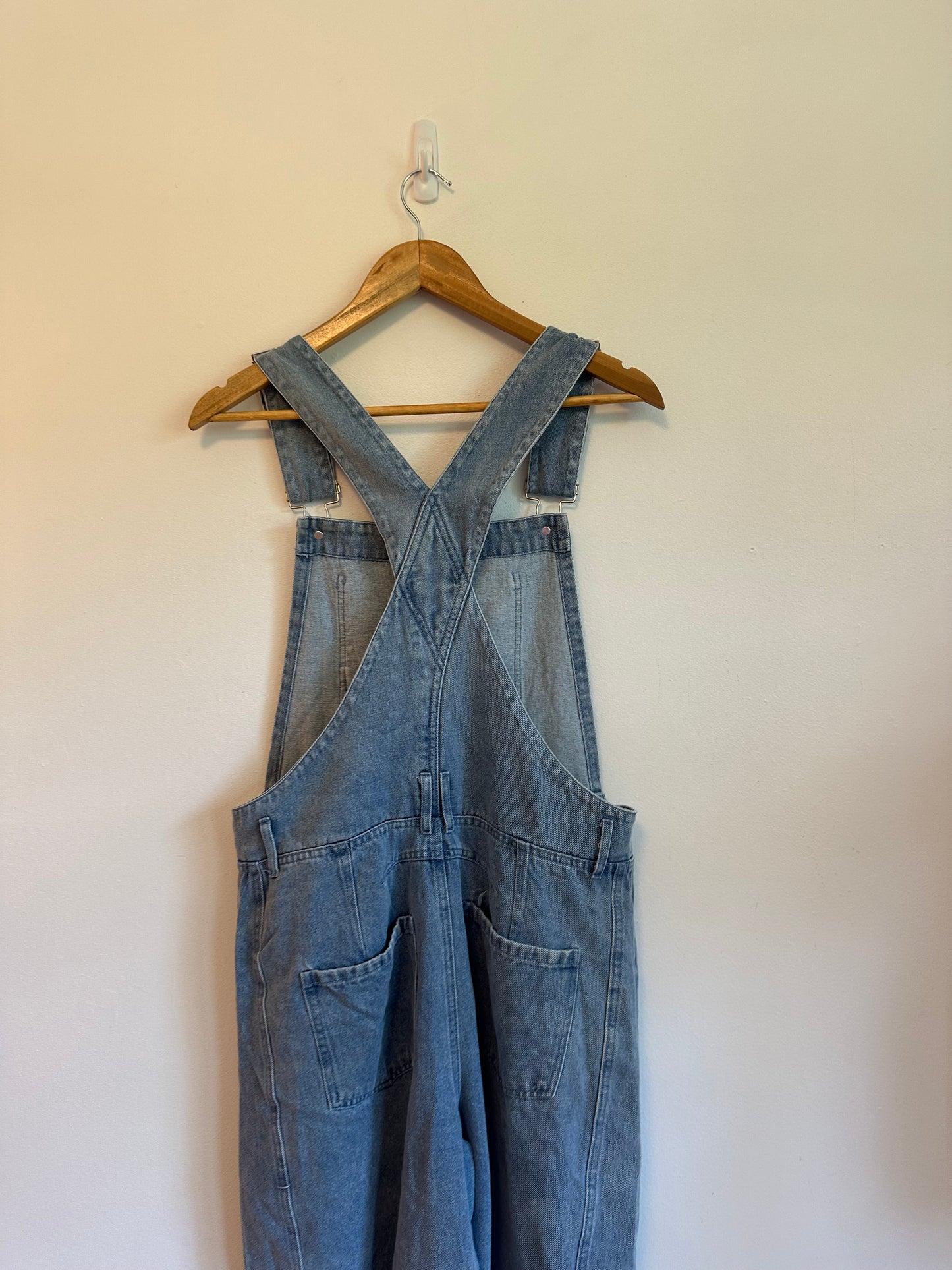 So Me Barrel Leg Light Wash Denim Relaxed Fit Overalls | Size Medium