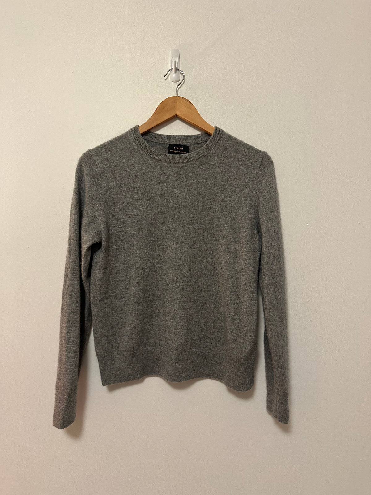 Quince Cashmere Crewneck Sweater in Heather Grey | Size Medium