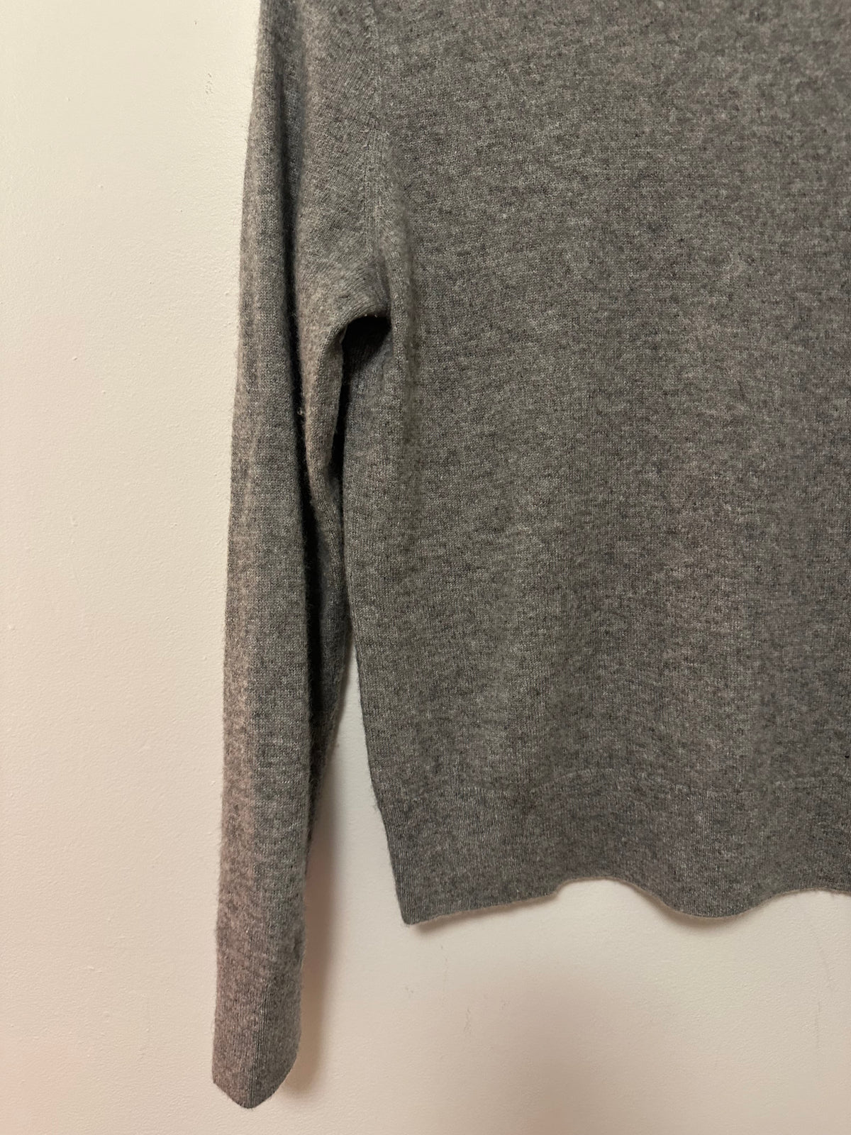 Quince Cashmere Crewneck Sweater in Heather Grey | Size Medium