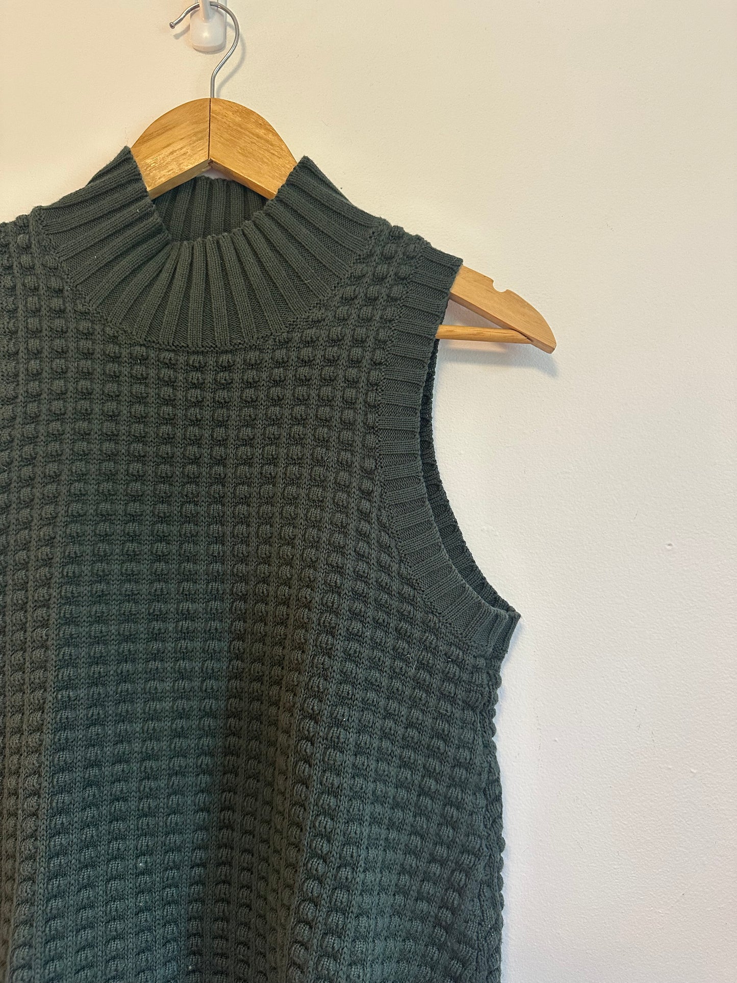 French Connection Forest Green Popcorn Knit Mock Neck Sleeveless Sweater | Size Small