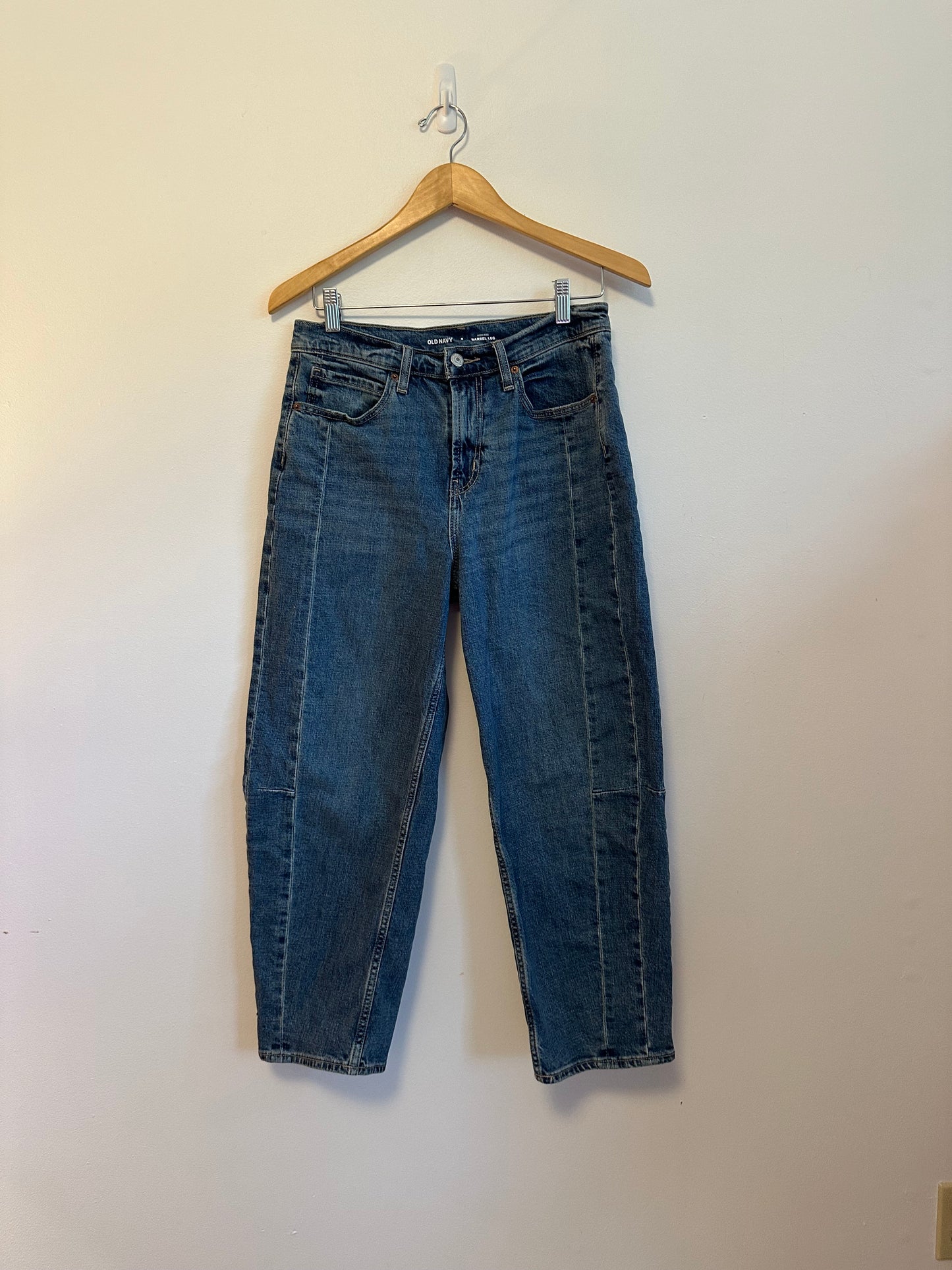 Old Navy High Rise Barrel Leg Jeans| Size 6
