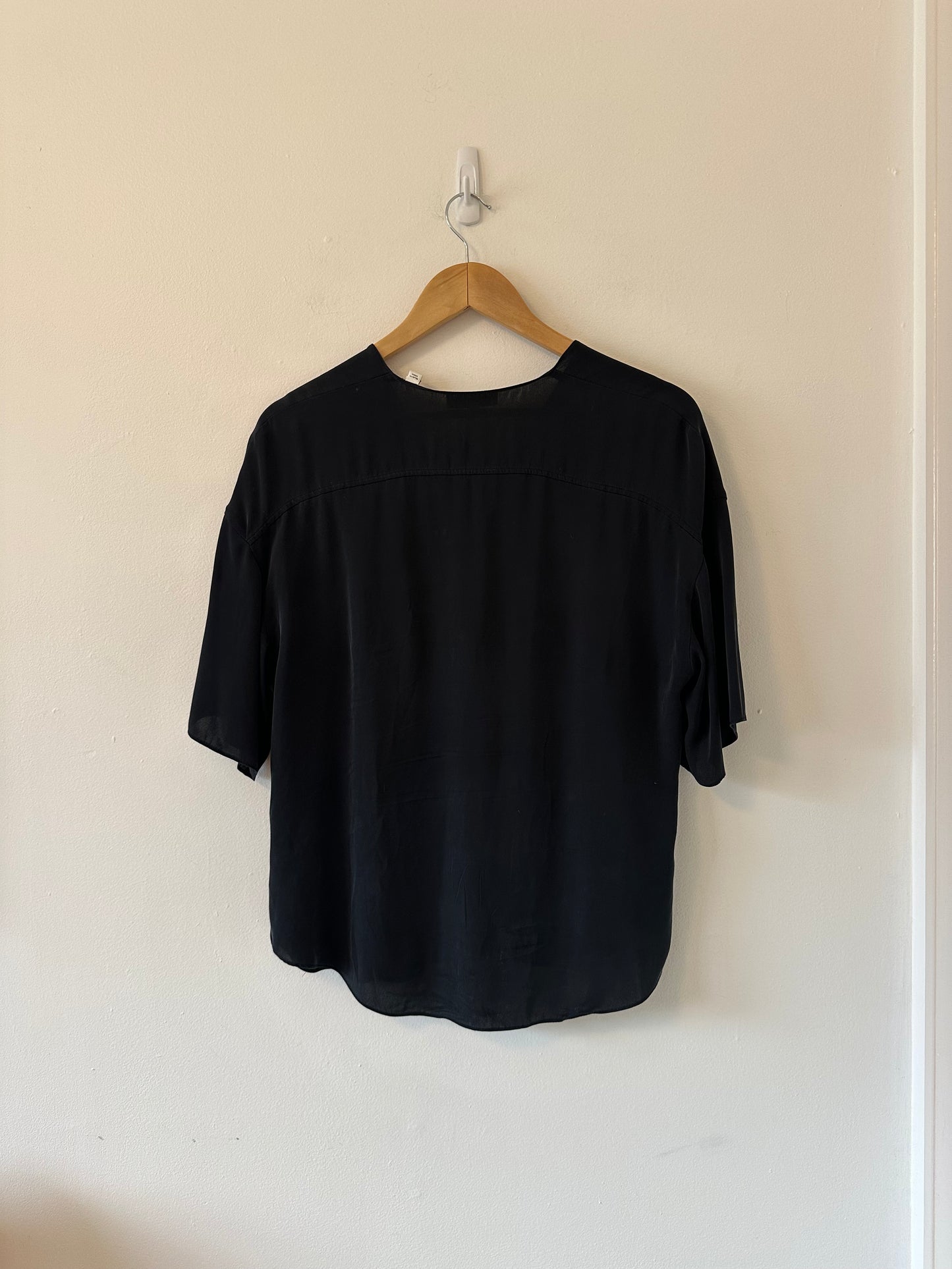 Vince Black Silk Blend V-Neck Short Sleeve Shirt | Size Small