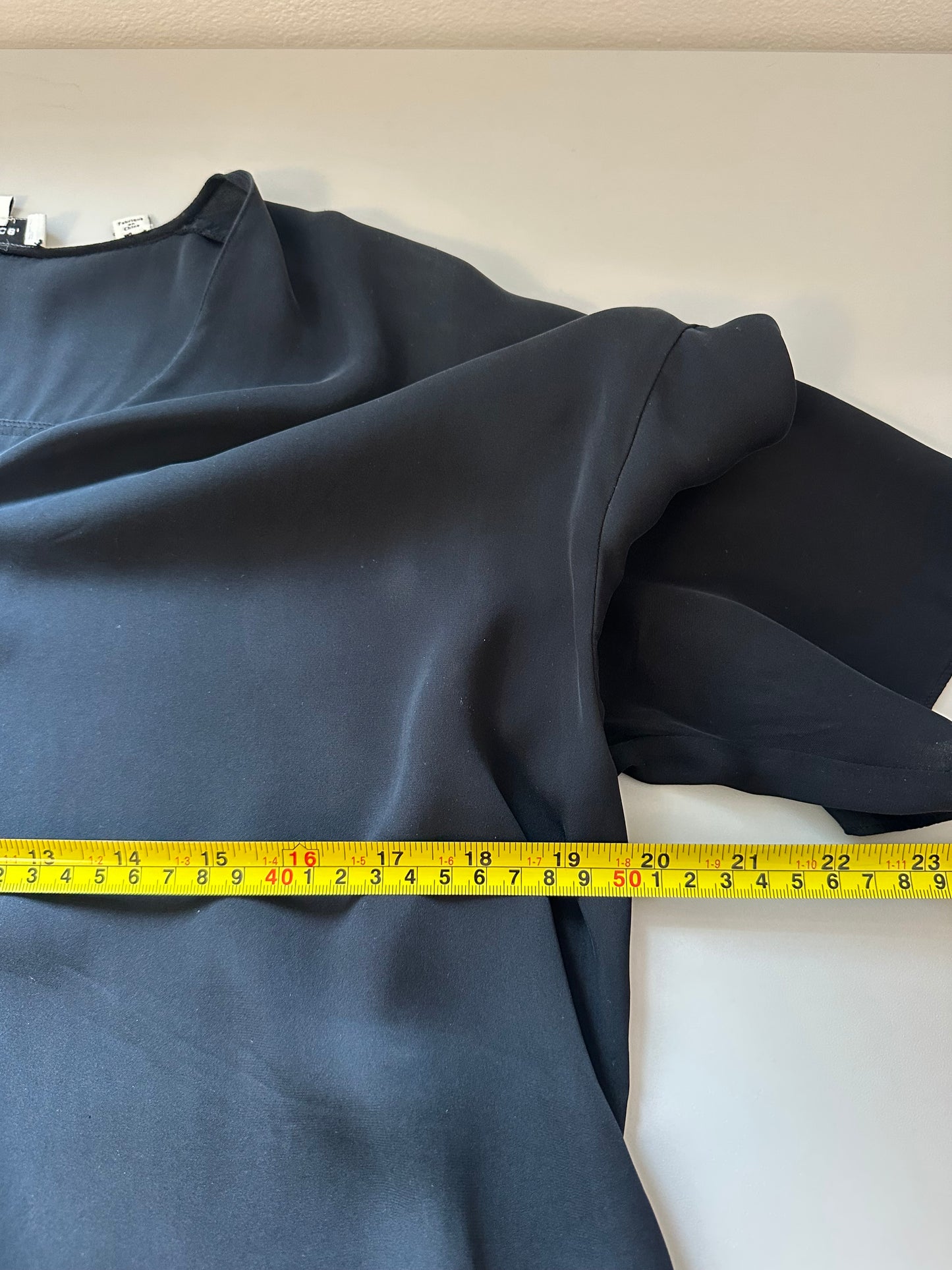 Vince Black Silk Blend V-Neck Short Sleeve Shirt | Size Small
