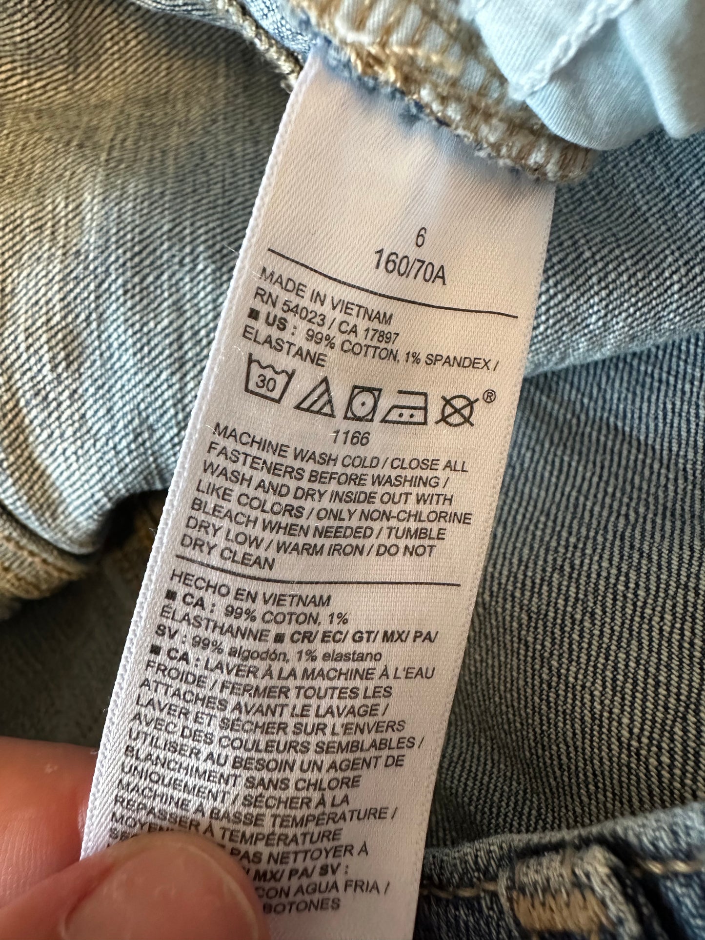 Old Navy High Rise Barrel Leg Jeans| Size 6