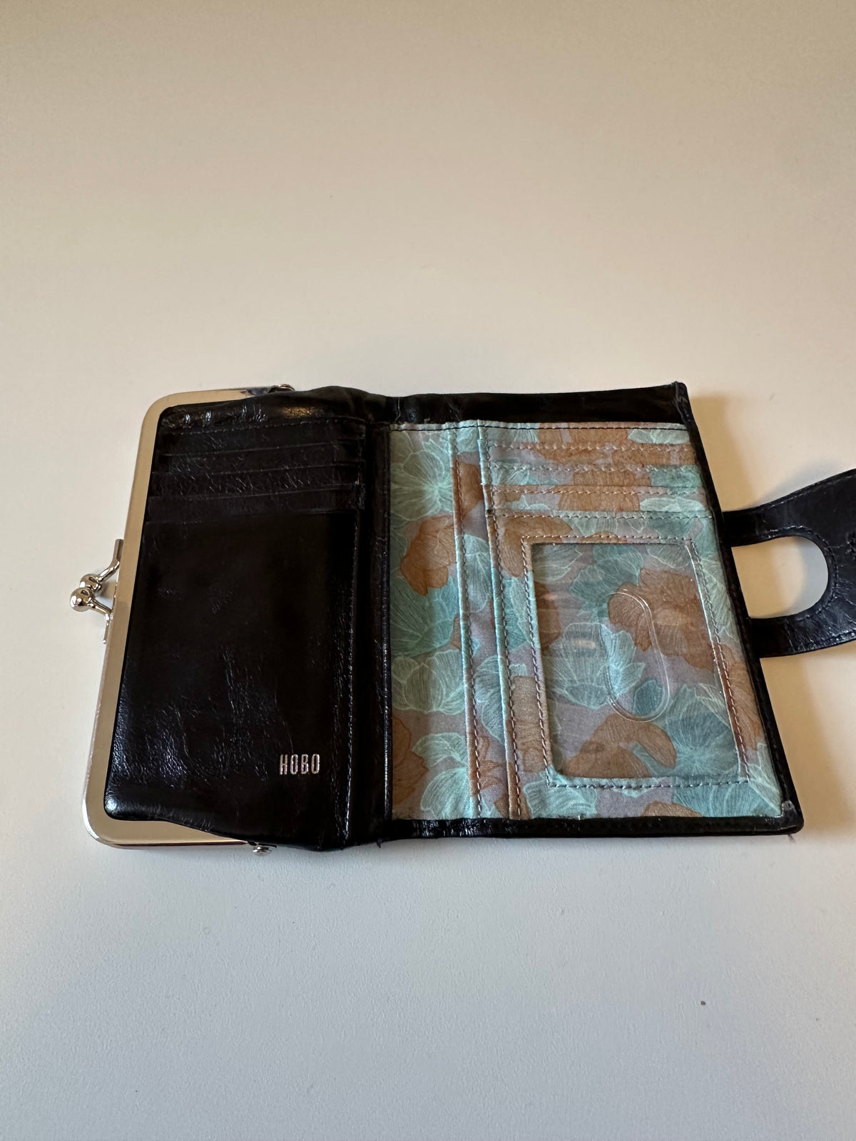 Hobo Lauren Black Leather Kiss Lock Bifold Wallet