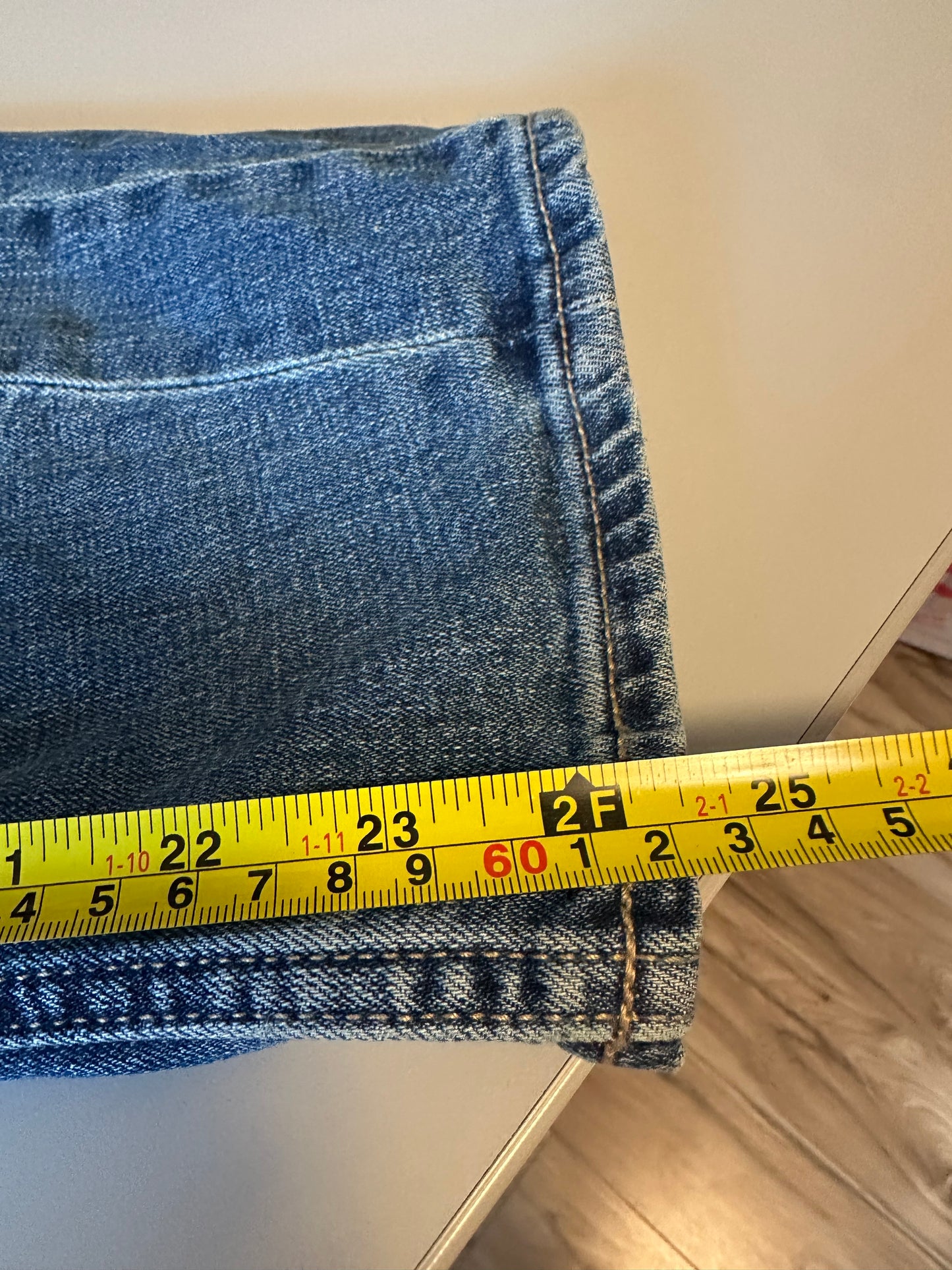 Old Navy High Rise Barrel Leg Jeans| Size 6