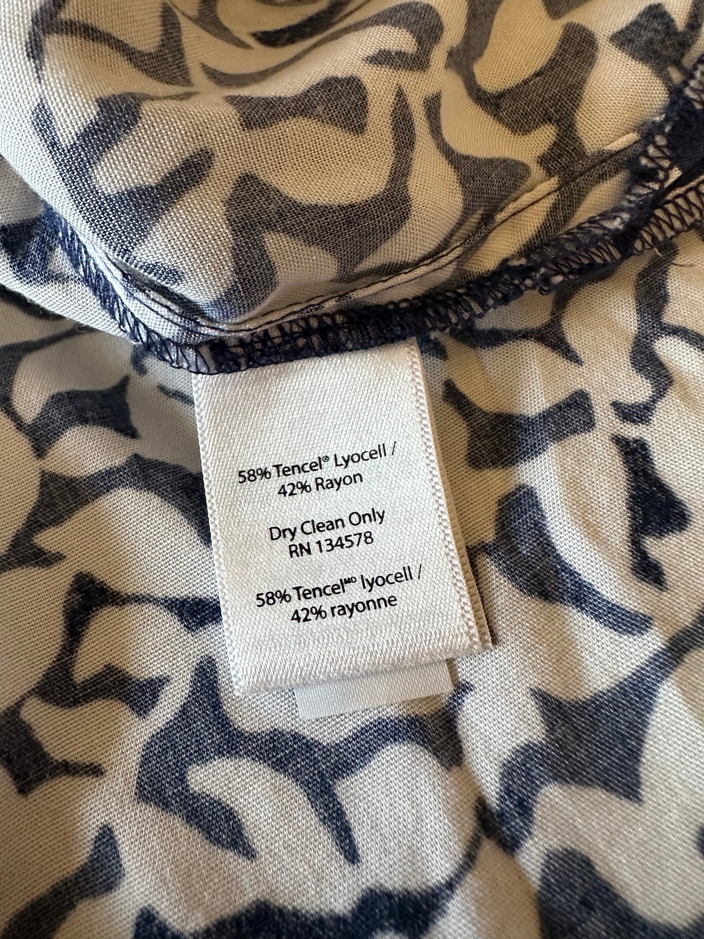 Vineyard Vines Navy Blue and White Leaf Print Tie Neck Blouse | Size Small