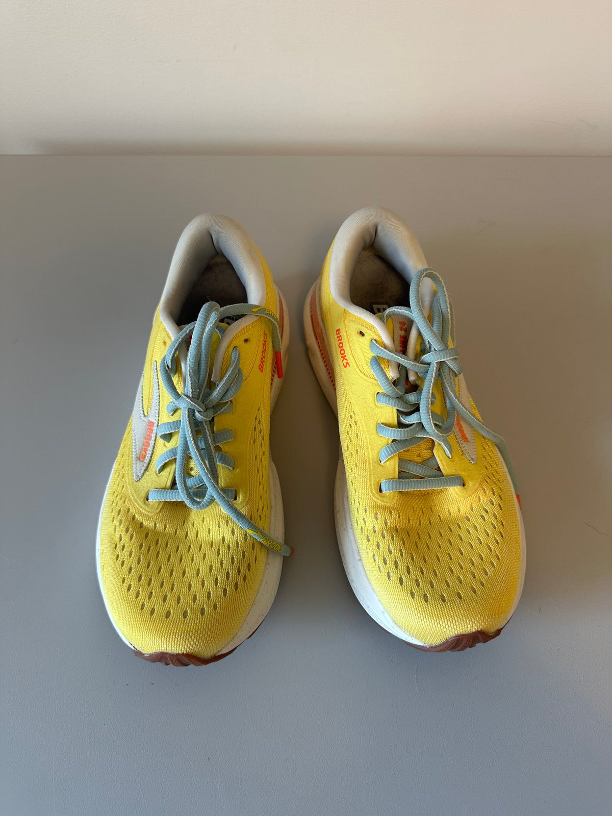 Brooks Glycerin 21 Running Shoes in Yellow and Blue | Size 7.5