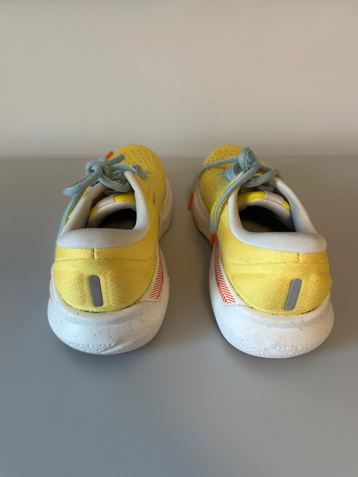Brooks Glycerin 21 Running Shoes in Yellow and Blue | Size 7.5