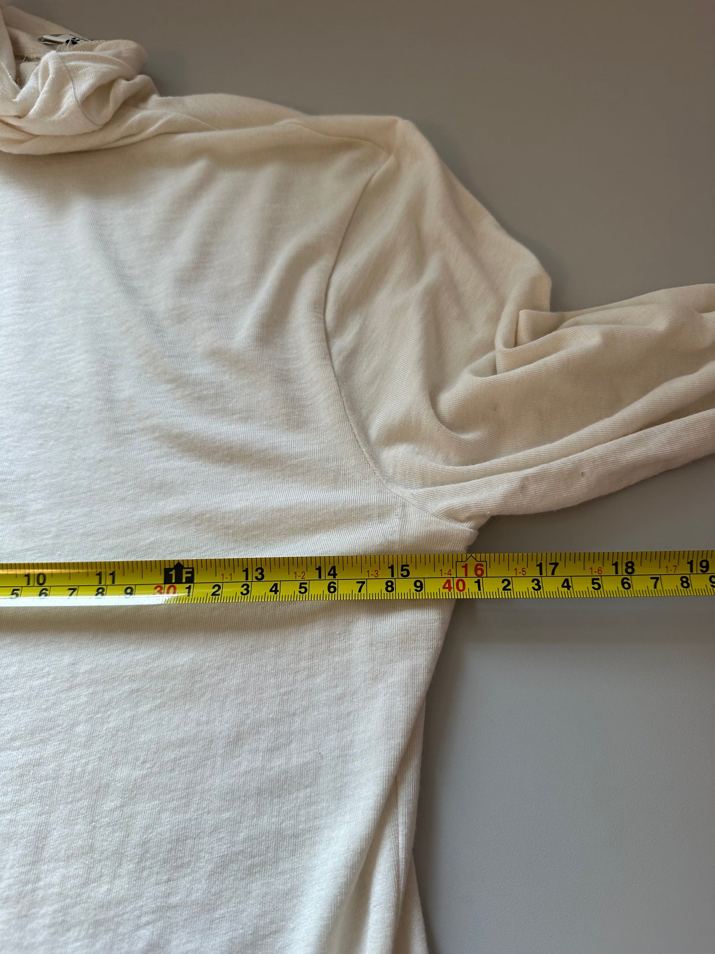 Banana Republic Luxe Wool Blend Long Sleeve Turtleneck T-Shirt | Size Medium