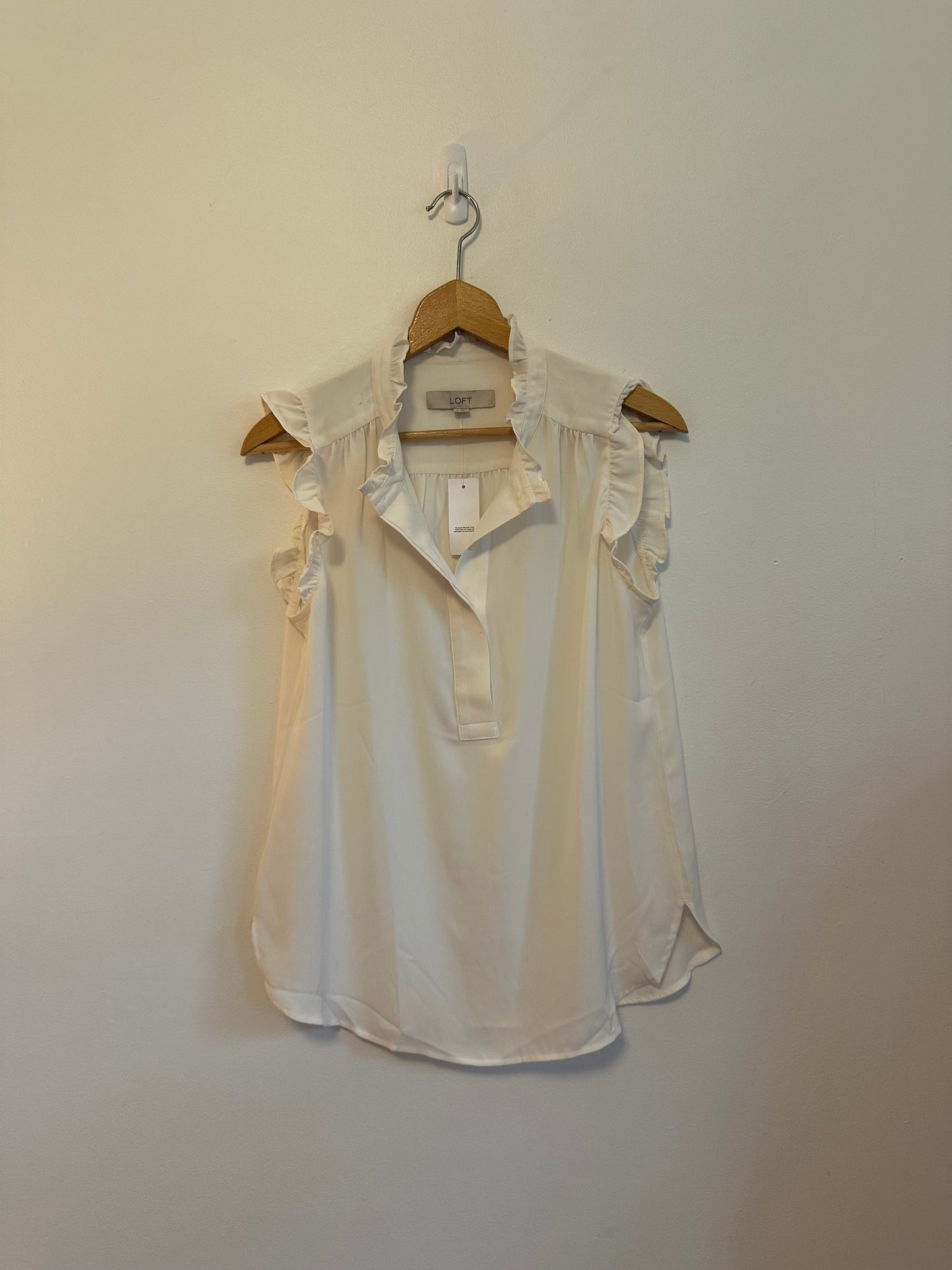 NWT LOFT White Ruffle Neck Sleeveless Blouse | Size Small