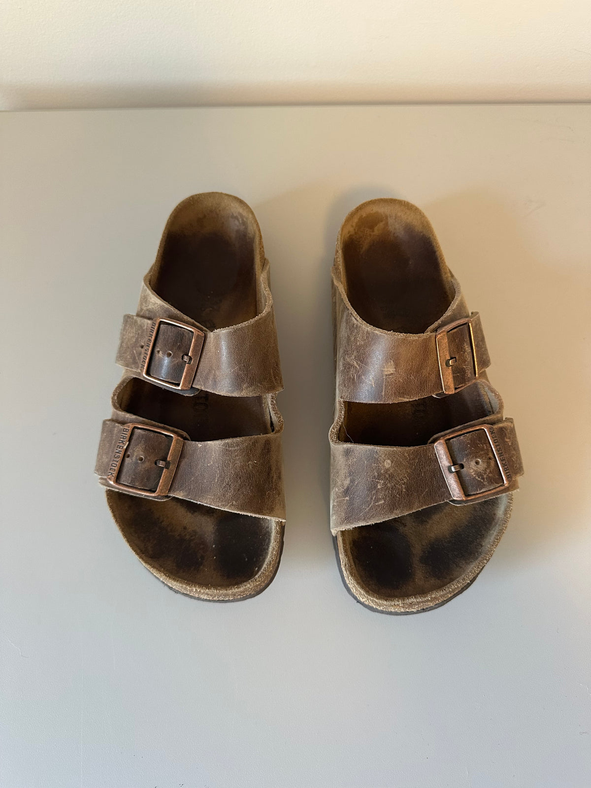 Birkenstock Arizona Sandals in Tobacco Brown Oiled Leather | Size 37