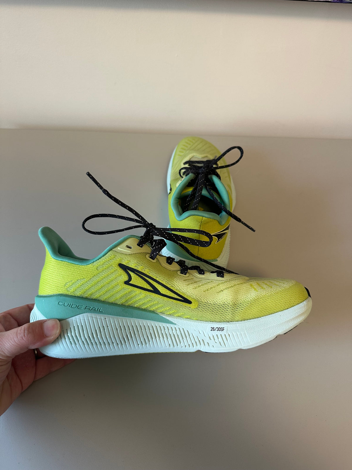 Altra Experience Form Running Shoes in Yellow and Green | Size 7.5