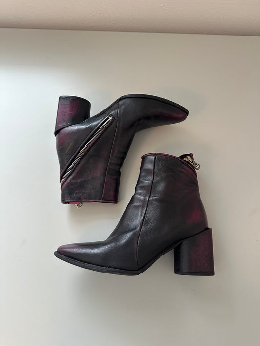 A.S.98 Earl Heeled Ankle Boots in Distressed Fuchsia Leather | Size 8