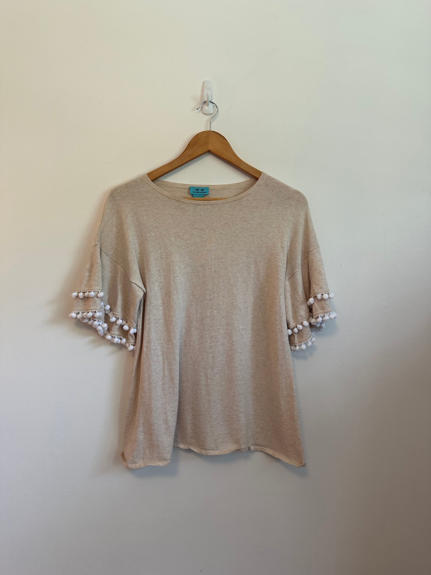 Two Bees Cashmere Oatmeal Beige Pom Pom Short Sleeve Sweater | Size Medium