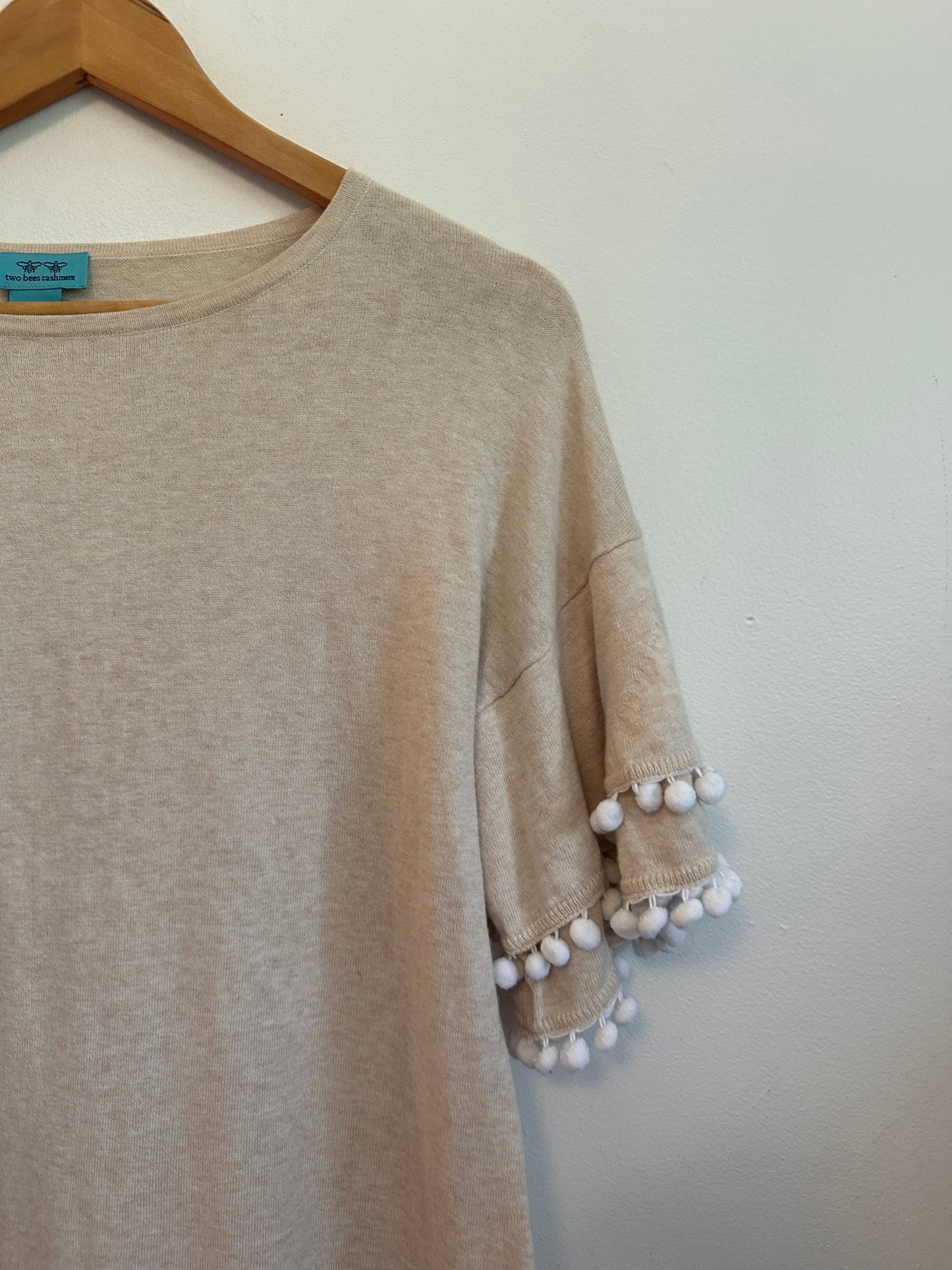 Two Bees Cashmere Oatmeal Beige Pom Pom Short Sleeve Sweater | Size Medium