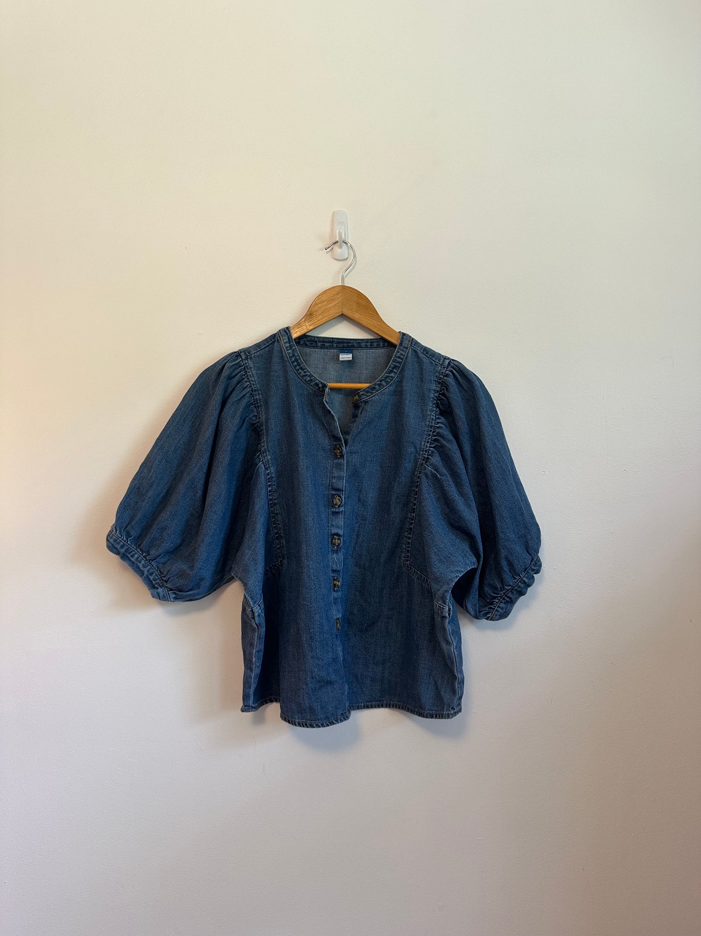 Old Navy Denim Puff Sleeve Button Front Blouse | Size Medium